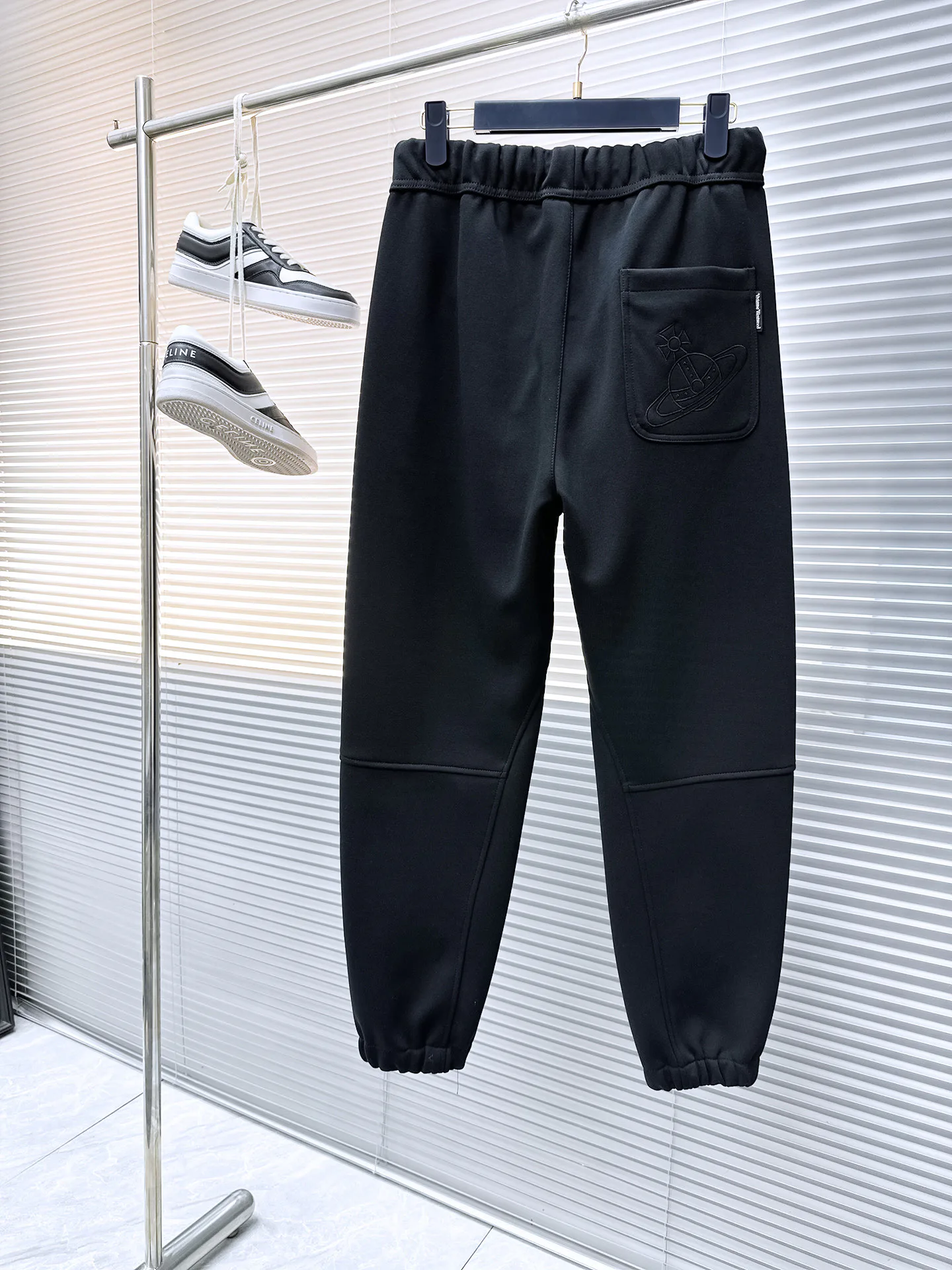 Men's Trousers VIVIENNE WESTWOOD 18197365