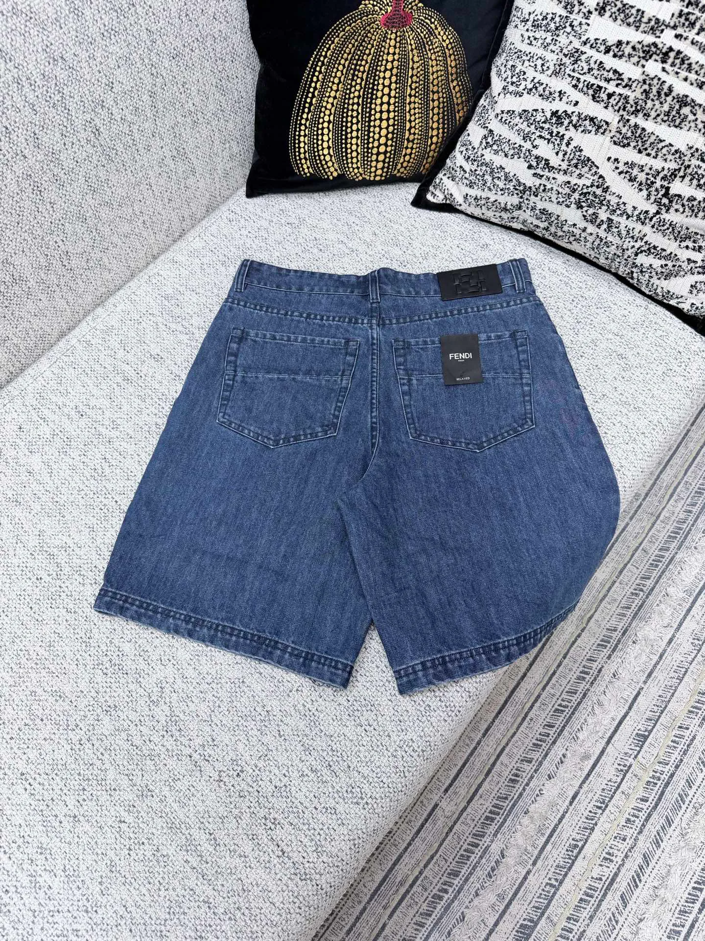 Men's Shorts FENDI 18074039