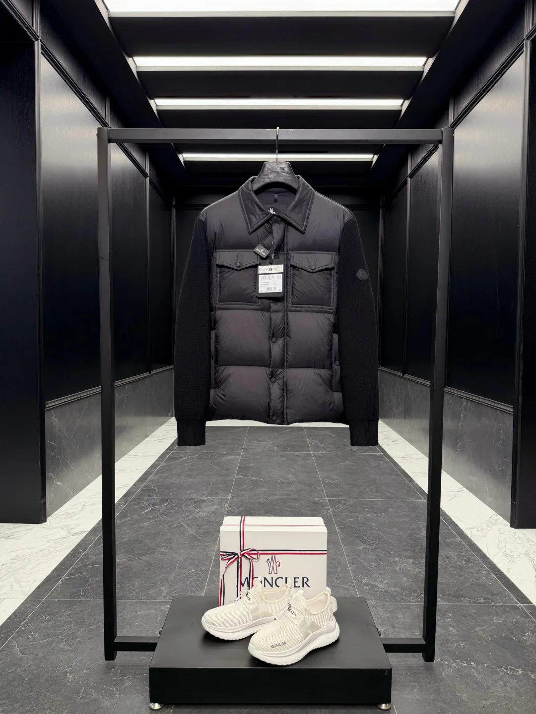 Men's Jackets And Down Jackets MONCLER 18416867