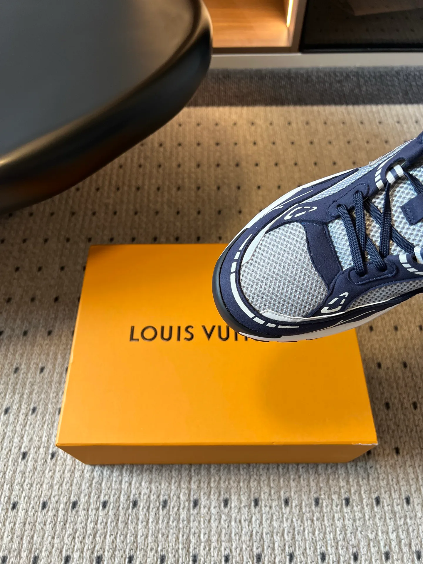 Men's Sneakers LOUIS VUITTON 17419420