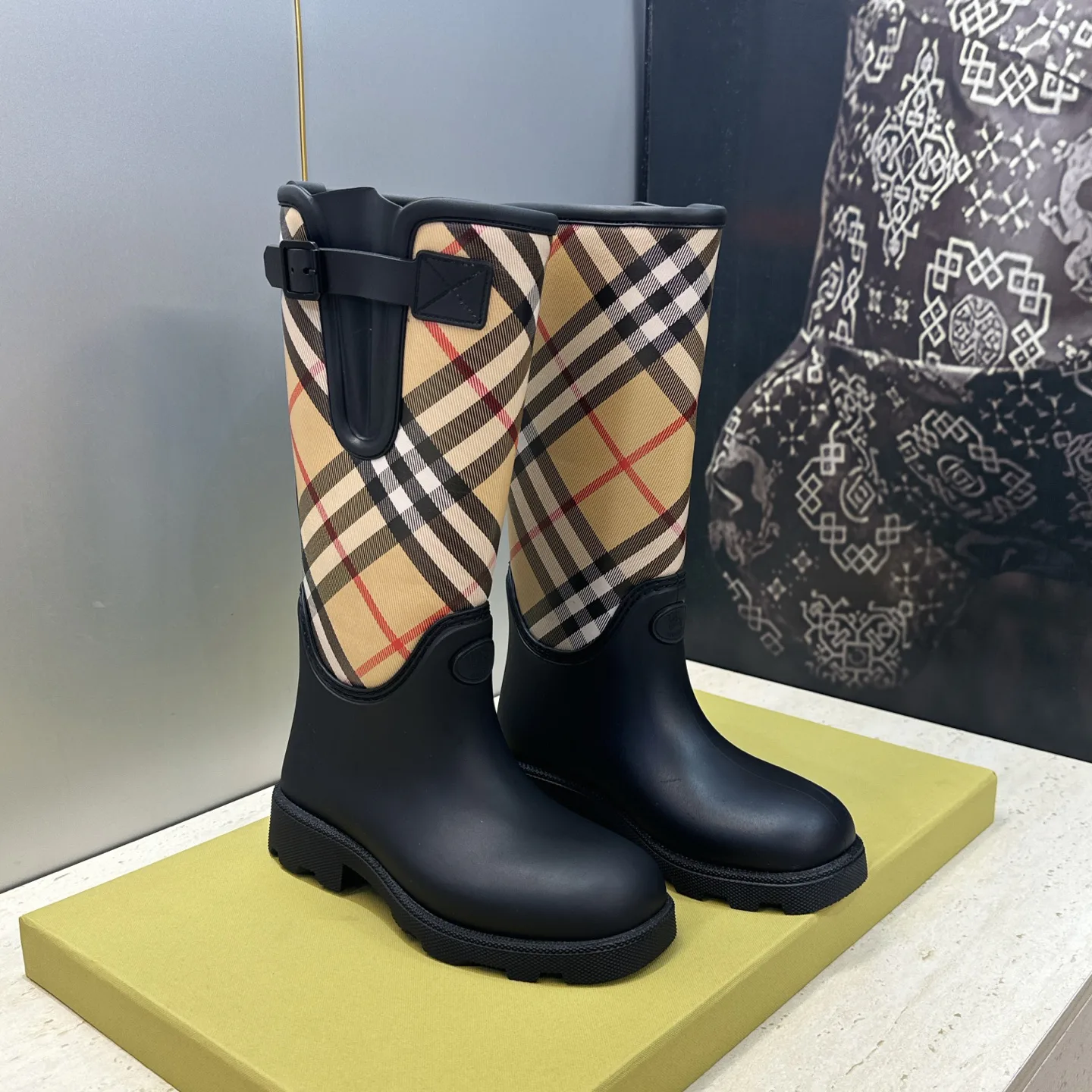 Women's Boots BURBERRY 18235847