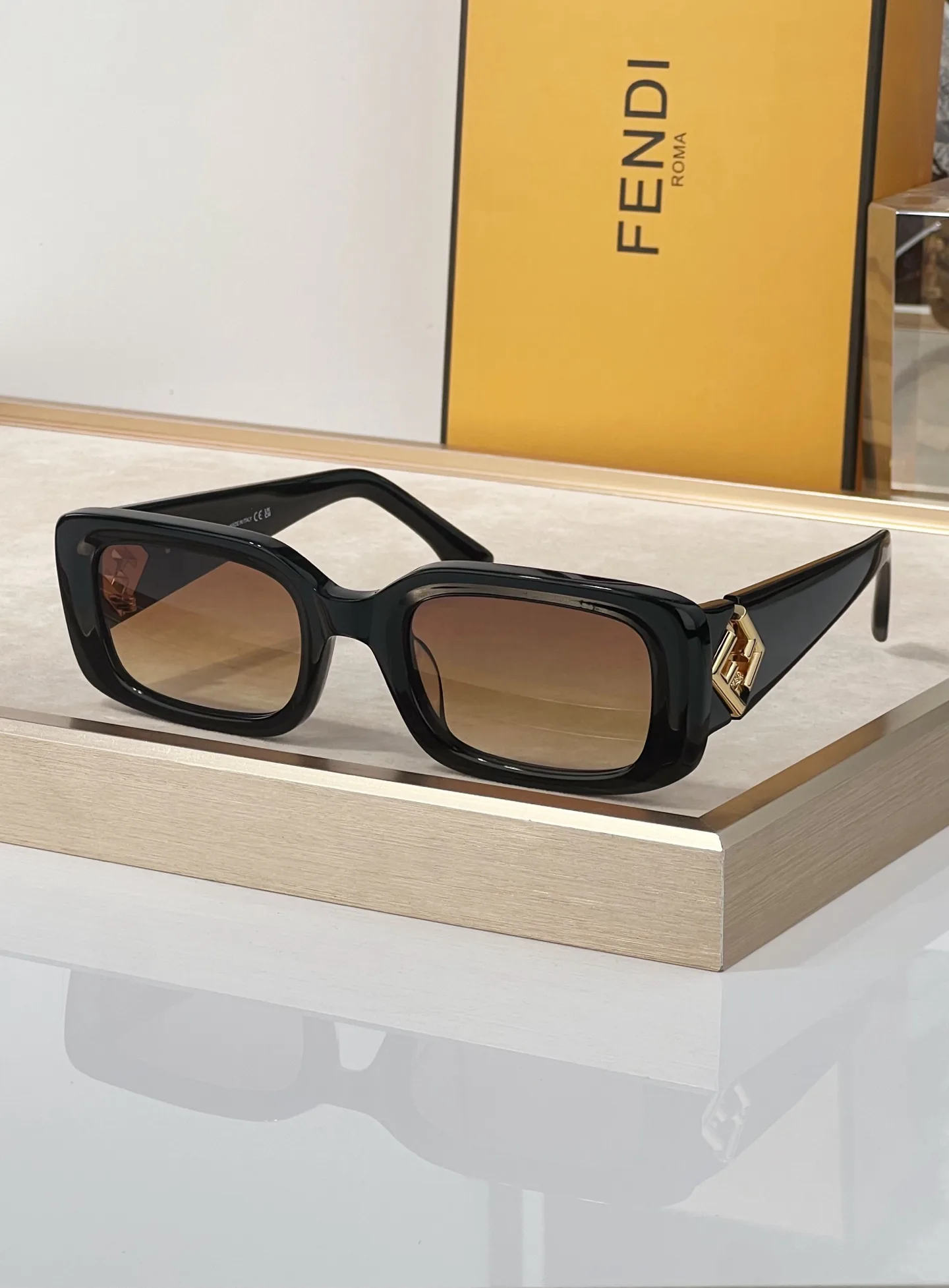 Glasses FENDI 17733339