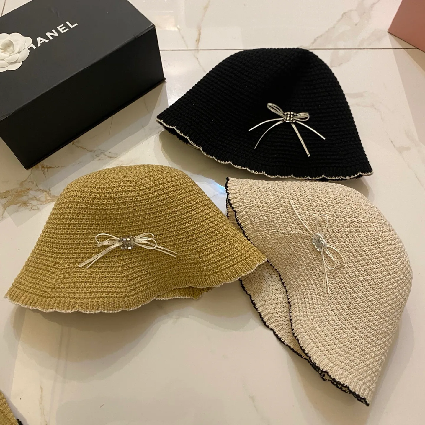 Hats CHANEL 17498306