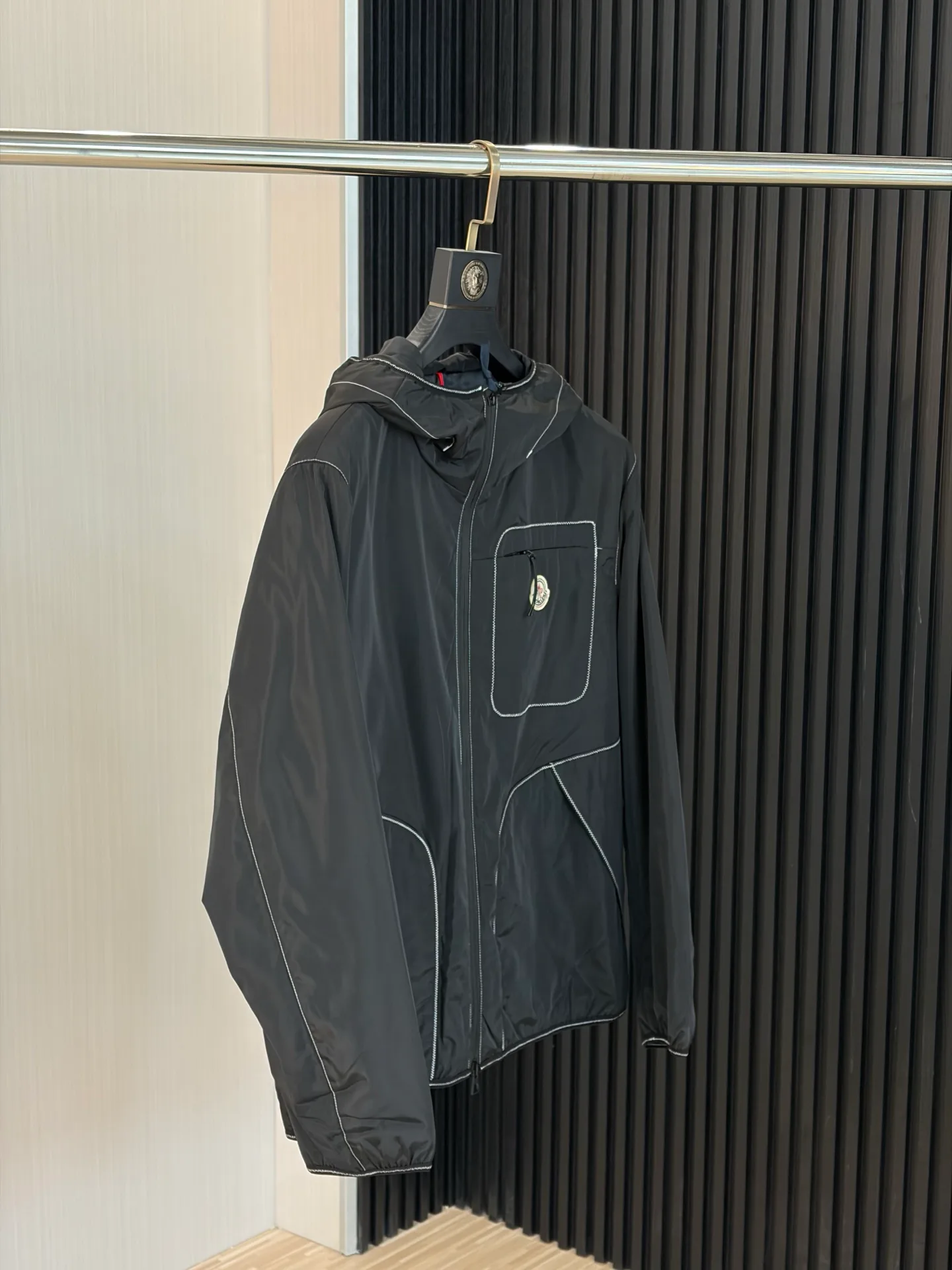 Men's Jackets And Down Jackets MONCLER 18218448