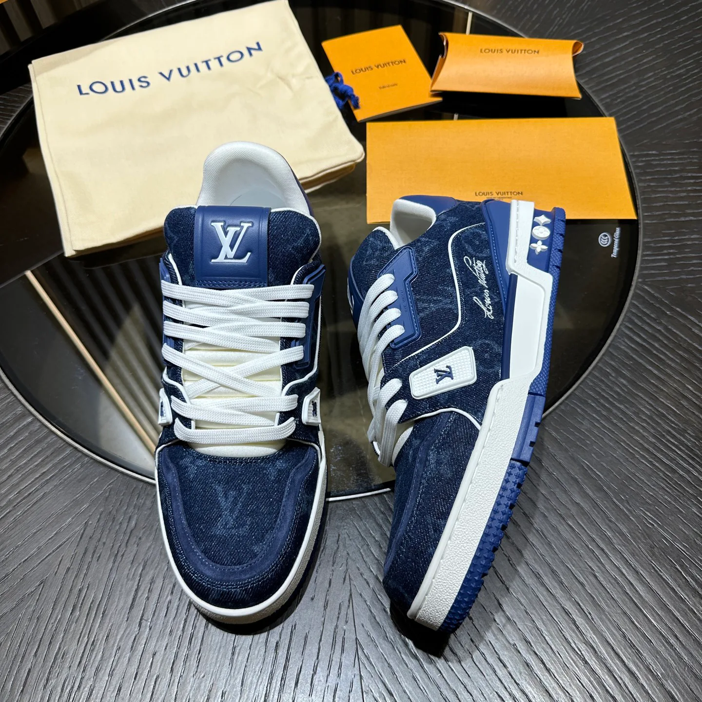 Women's Sneakers LOUIS VUITTON 18192020