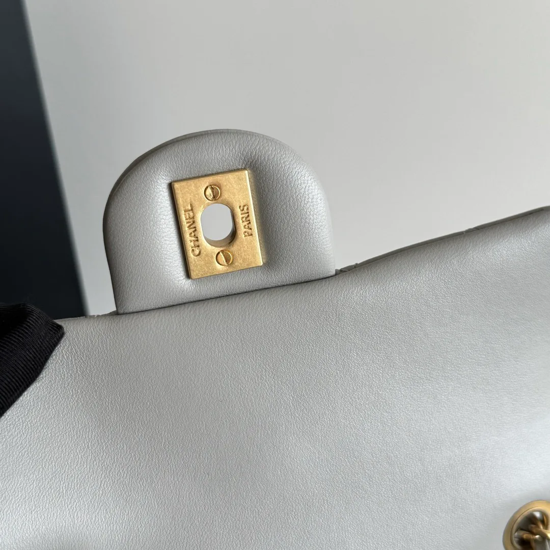 Women's Classic Handbags CHANEL 17827591