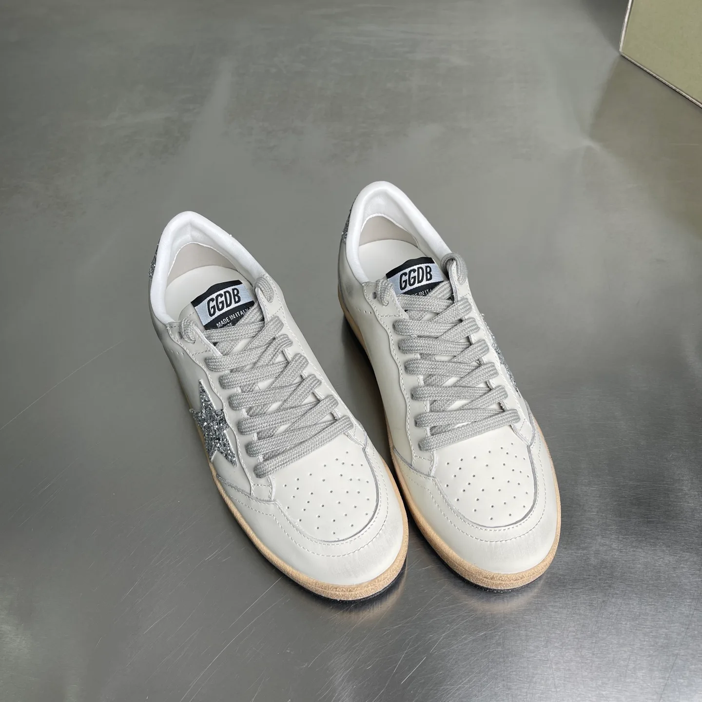 Women's Sneakers GOLDEN GOOSE 18039606