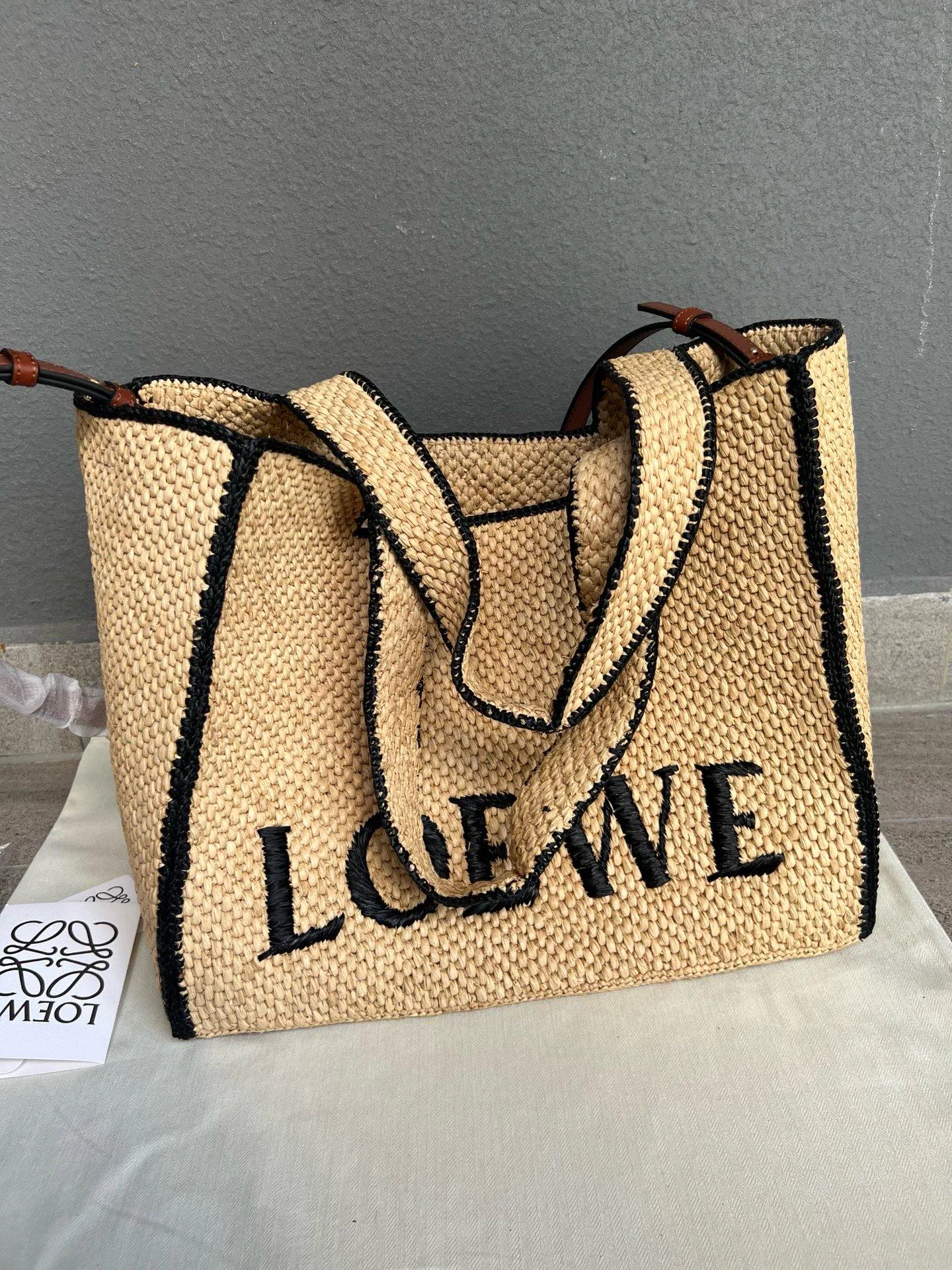 Women's Classic Handbags LOEWE 17673876