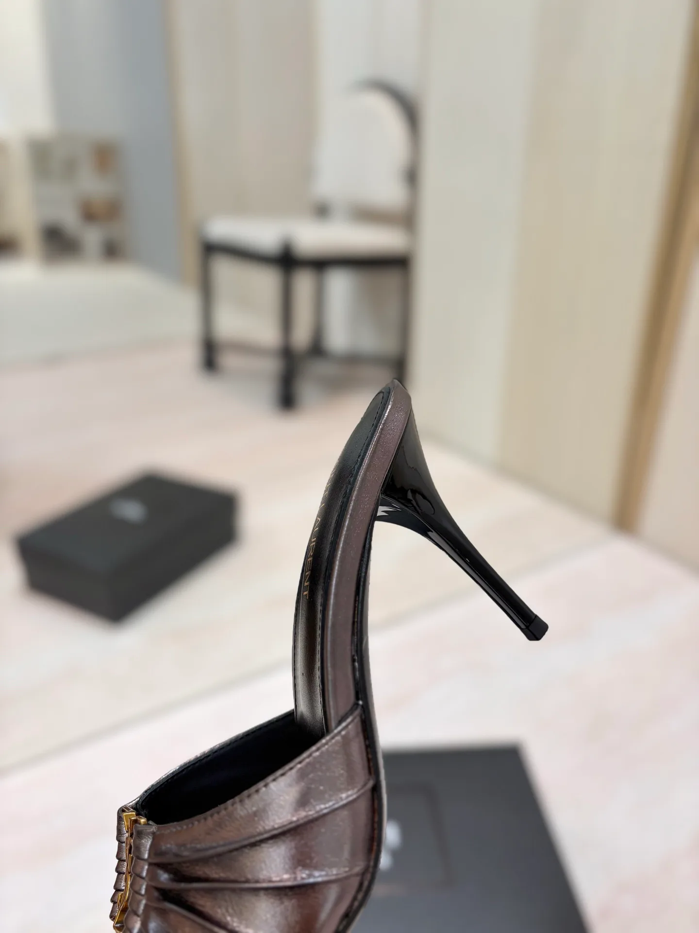 Women's Mules And Clogs SAINT LAURENT 17476056