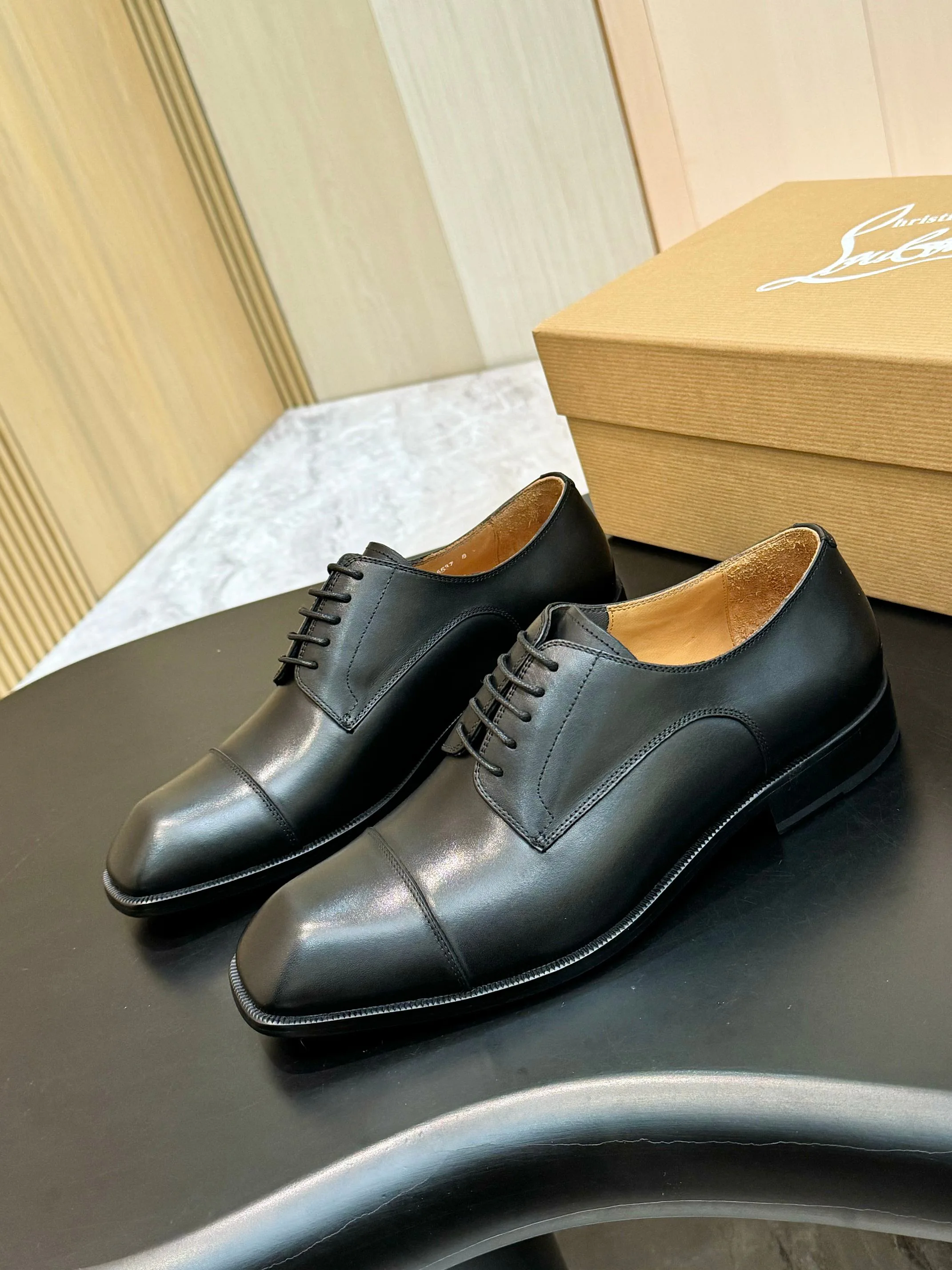 Men's Loafers And Dress Shoes CHRISTIAN LOUBOUTIN 18117229