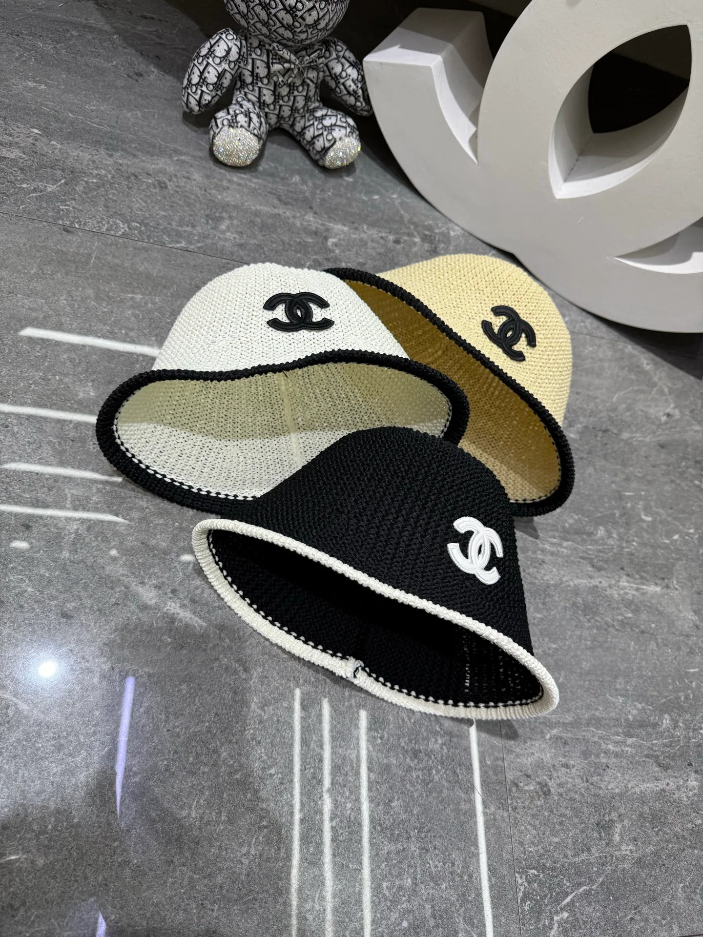 Hats CHANEL 17810491