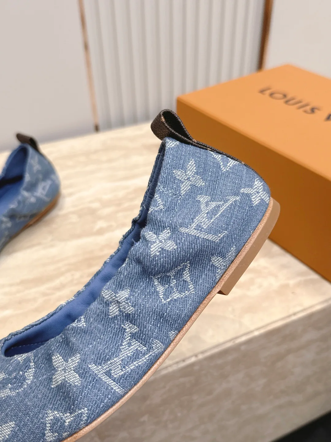 Women's Ballet Flats LOUIS VUITTON 17178356