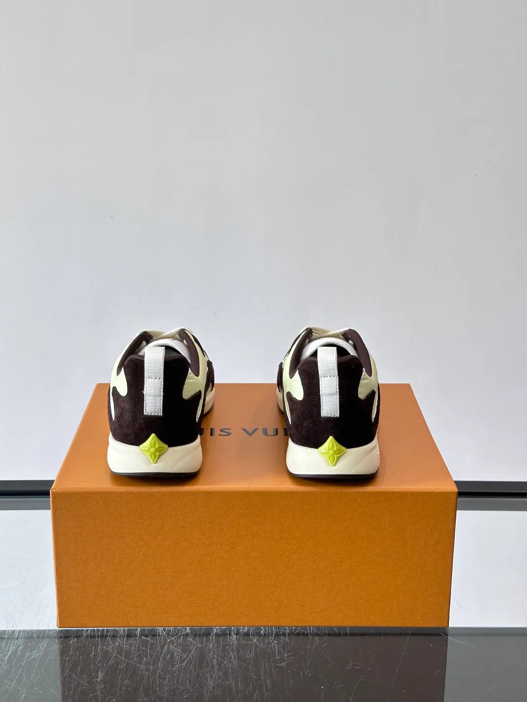 Men's Sneakers LOUIS VUITTON 17869454