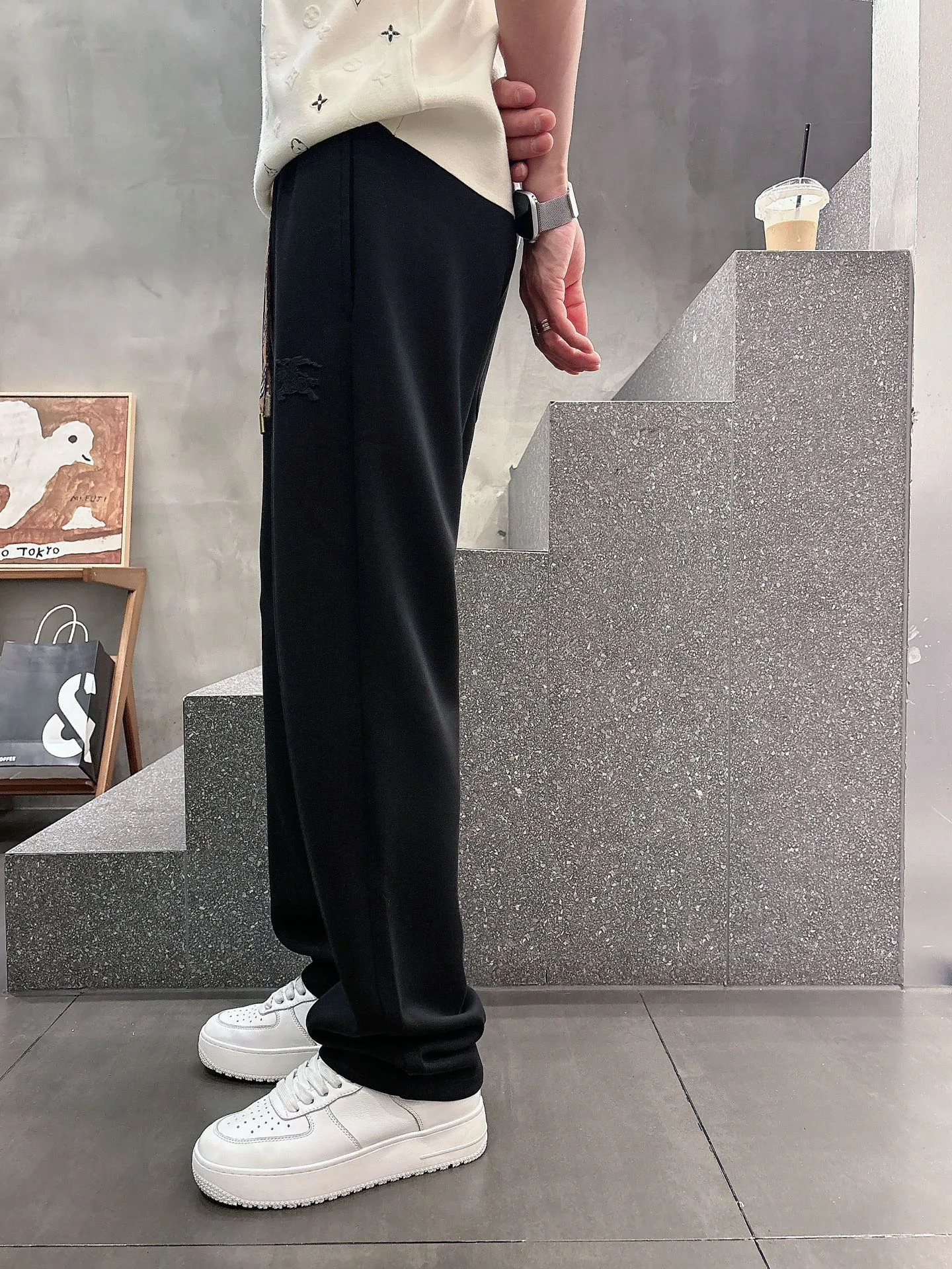 Men's Trousers BURBERRY 18399243