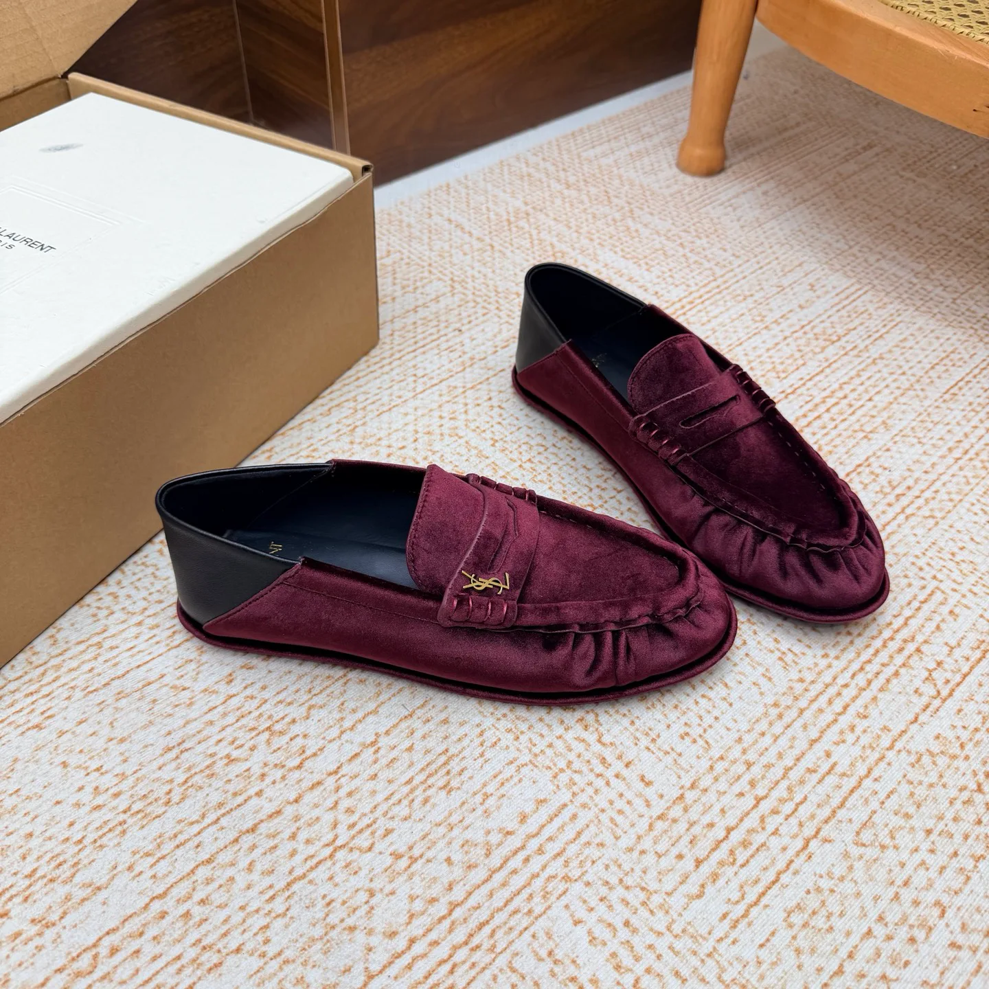 Women's Loafers And Moccasins SAINT LAURENT 18104190