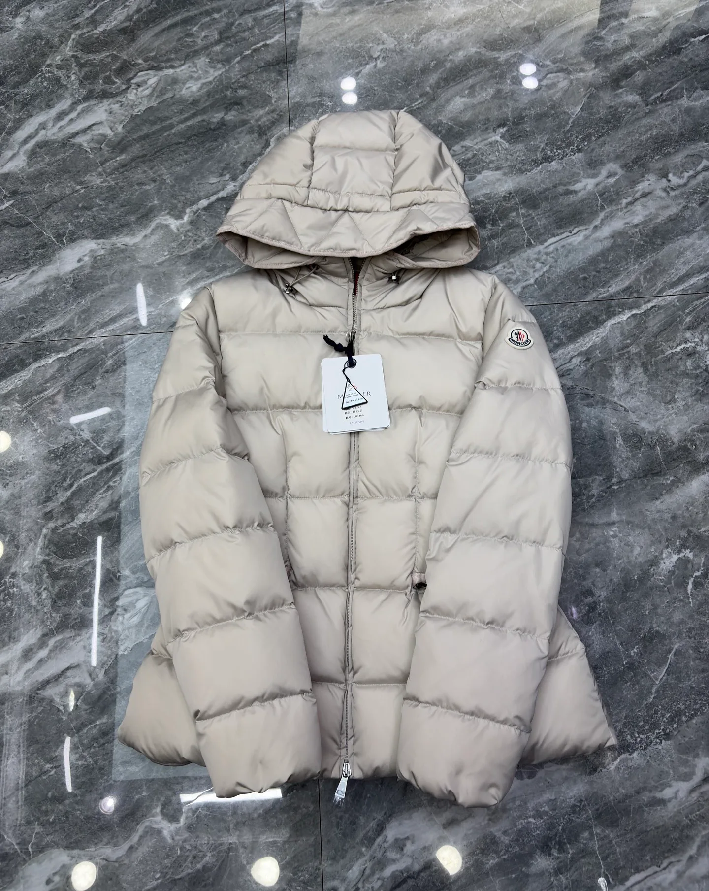 Women's Jackets And Down Jackets MONCLER 17801610
