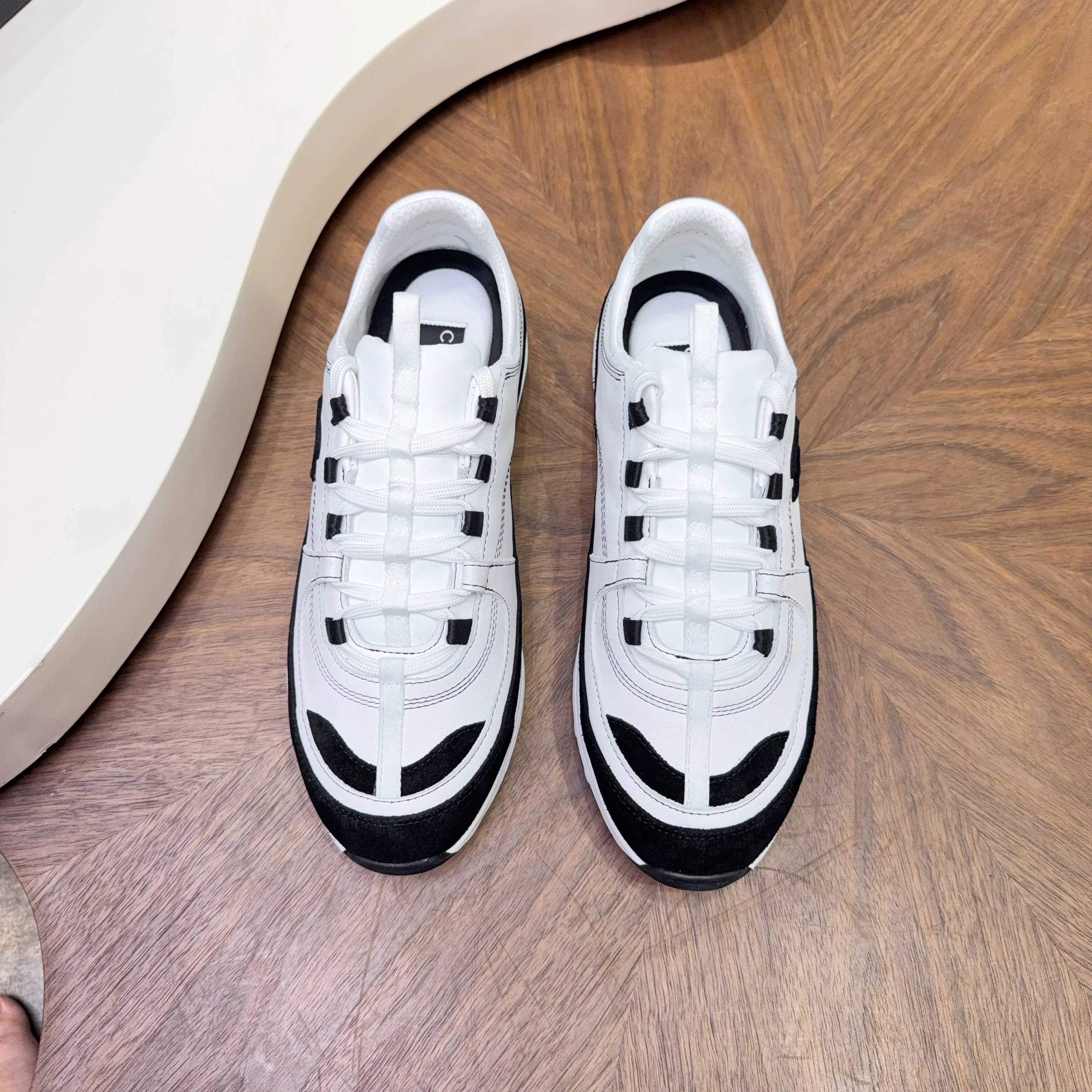 Women's Sneakers CHANEL 17918713