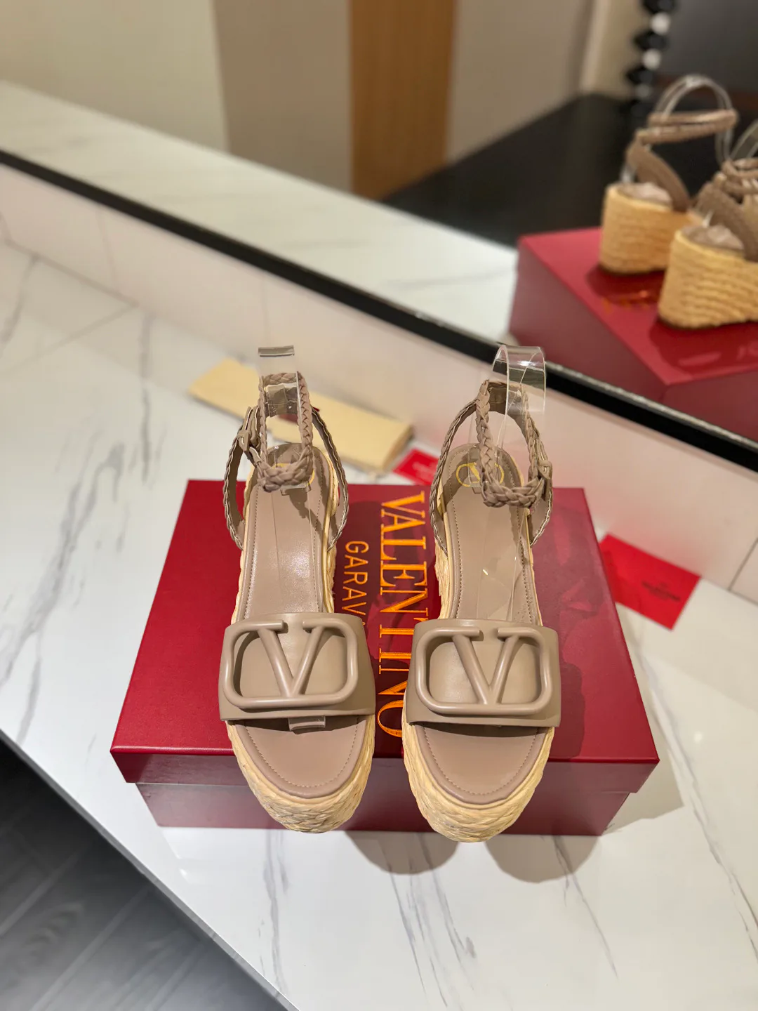 Women's Open-Toe Sandals VALENTINO 17946614