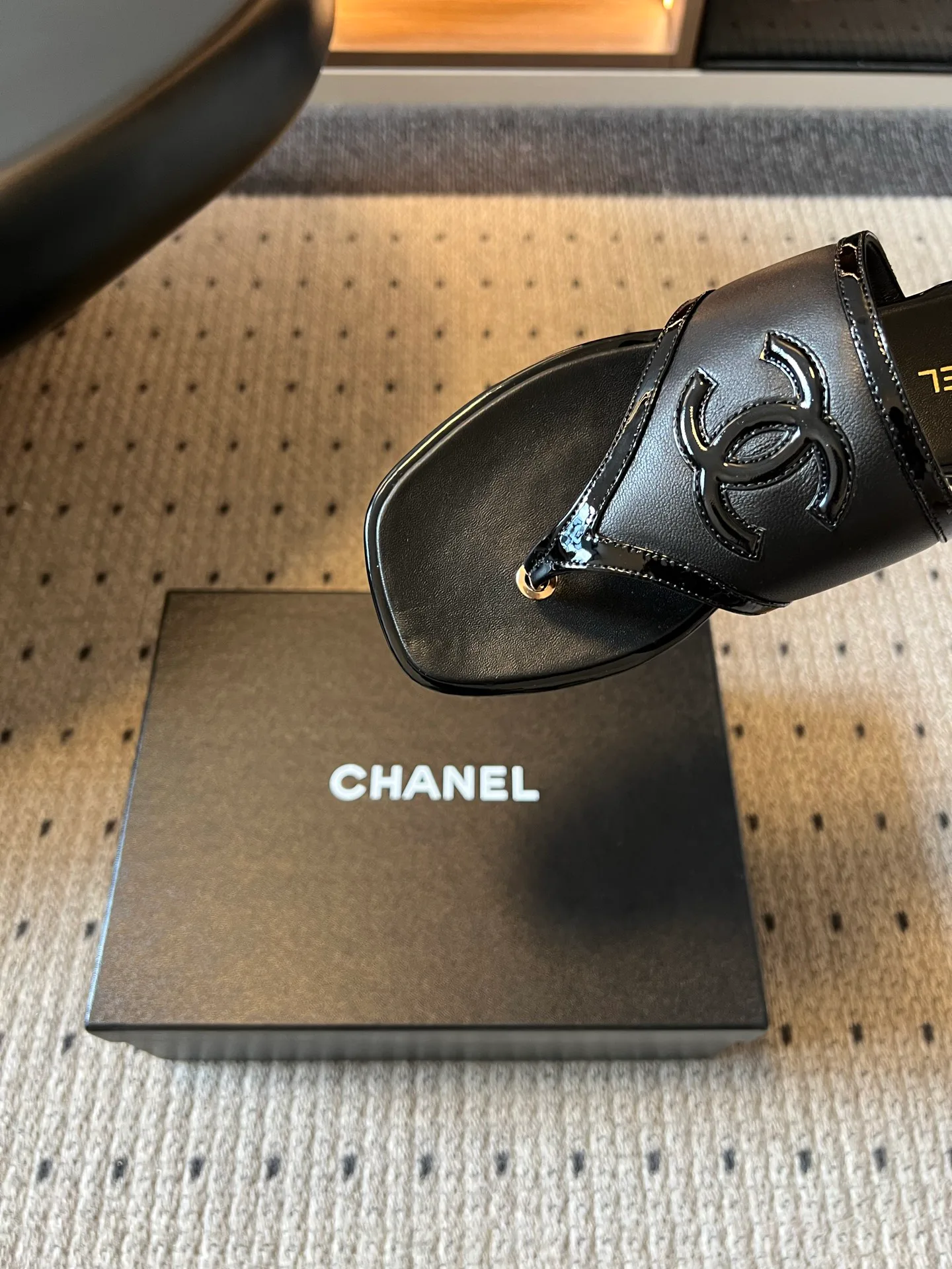 Women's Flip-Flops CHANEL 17844578