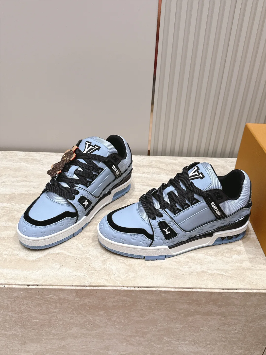 Women's Sneakers LOUIS VUITTON 17866562