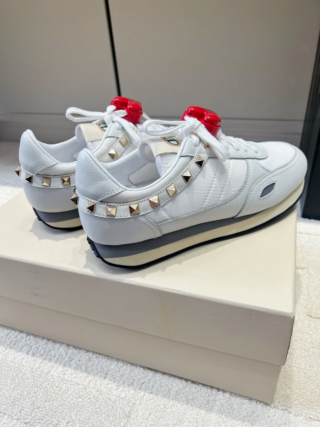 Women's Sneakers VALENTINO 18436570