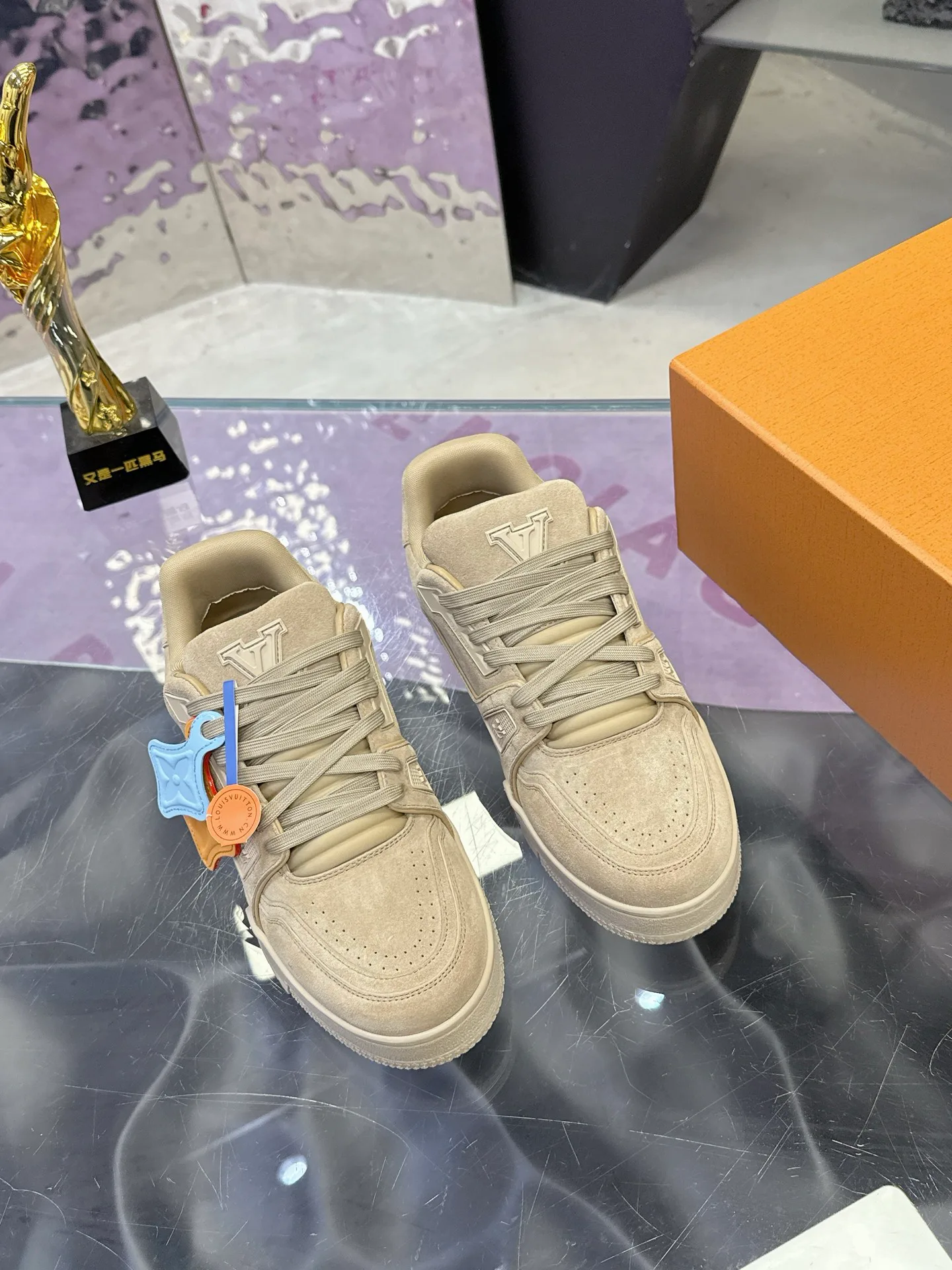 Women's Sneakers LOUIS VUITTON 17530414