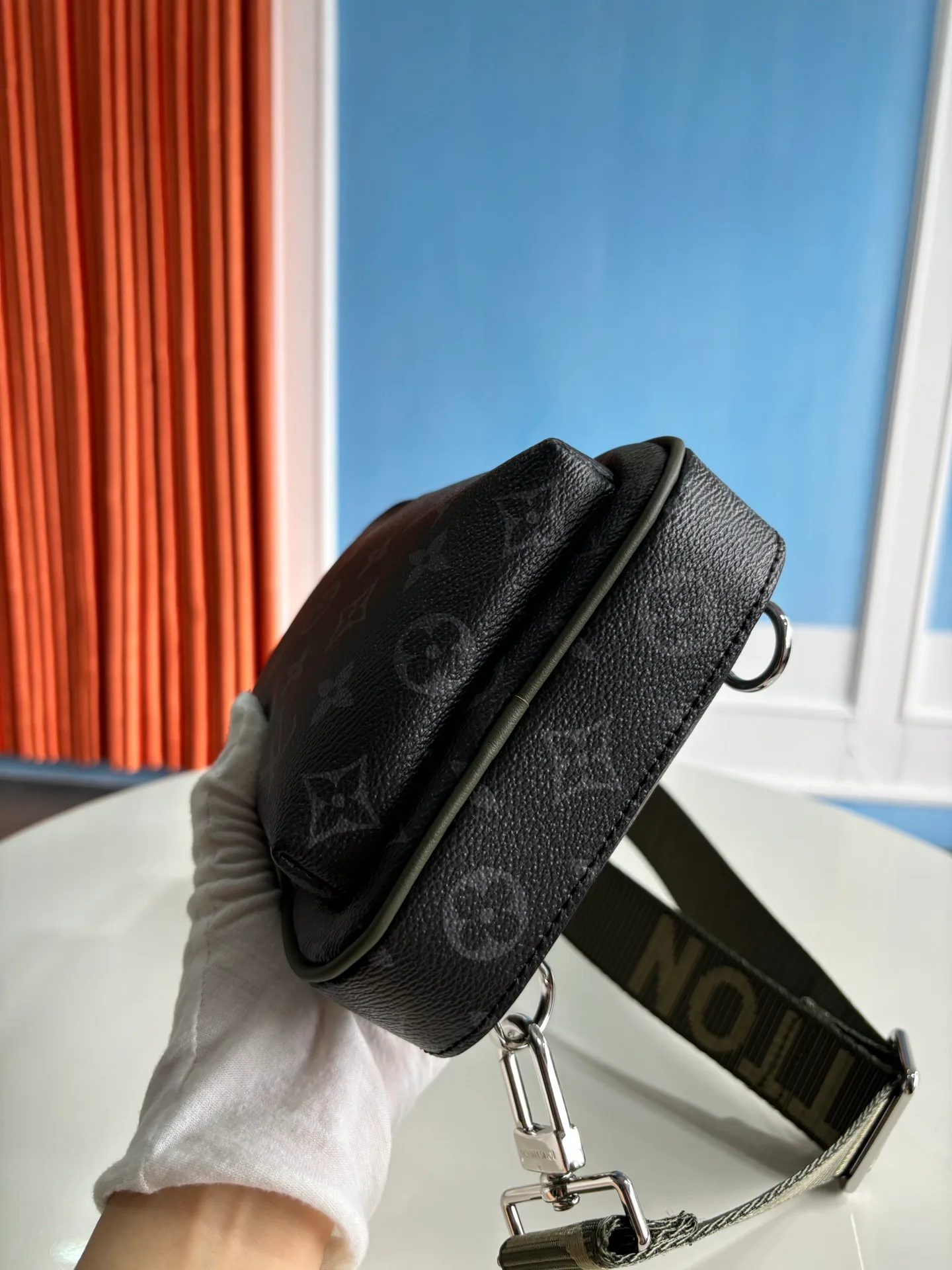 Women's Shoulder Bags LOUIS VUITTON 17695250