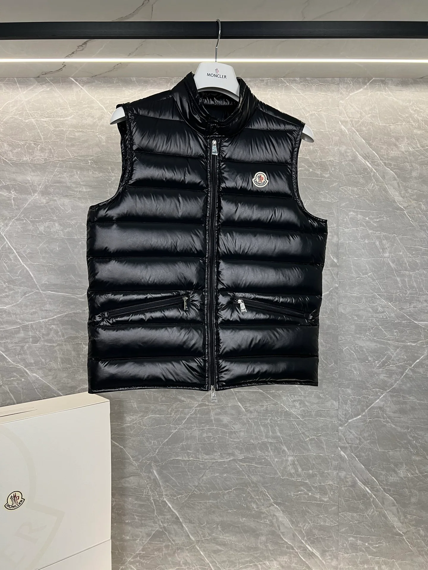 Women's Vests MONCLER 18111342