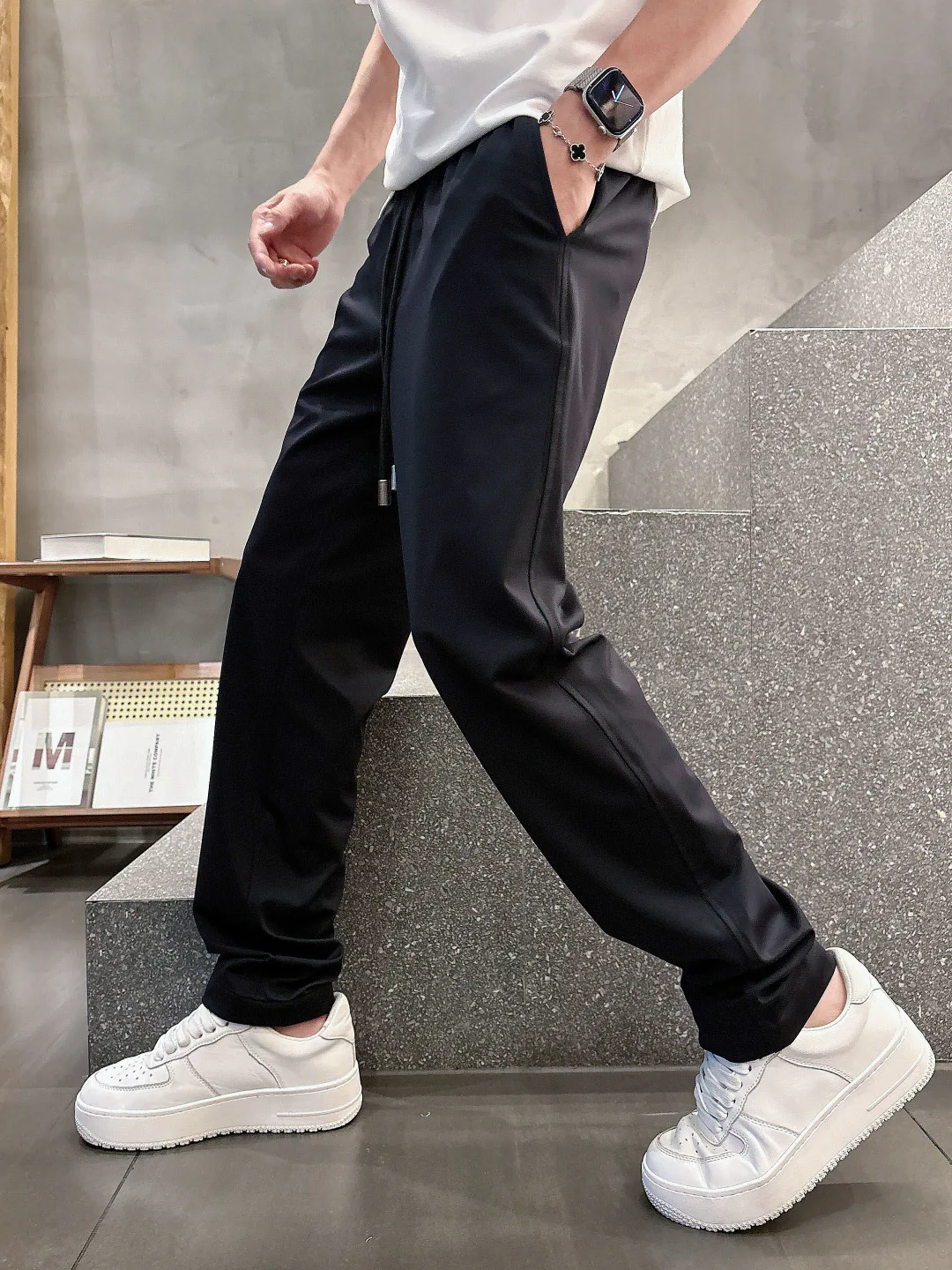 Men's Trousers MONCLER 18097666