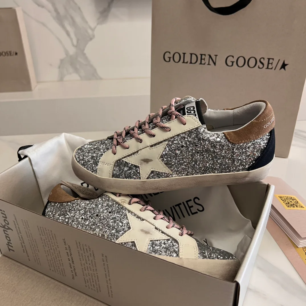 Women's Sneakers GOLDEN GOOSE 16995667