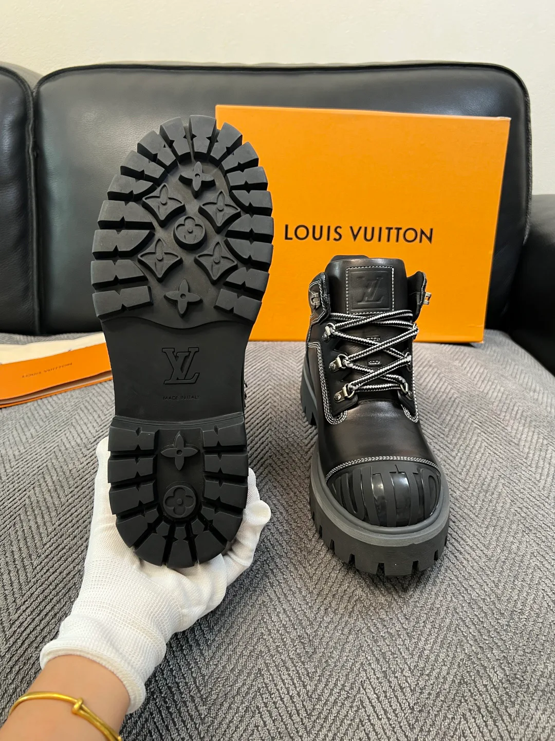Men's Ankle Boots LOUIS VUITTON 18417475
