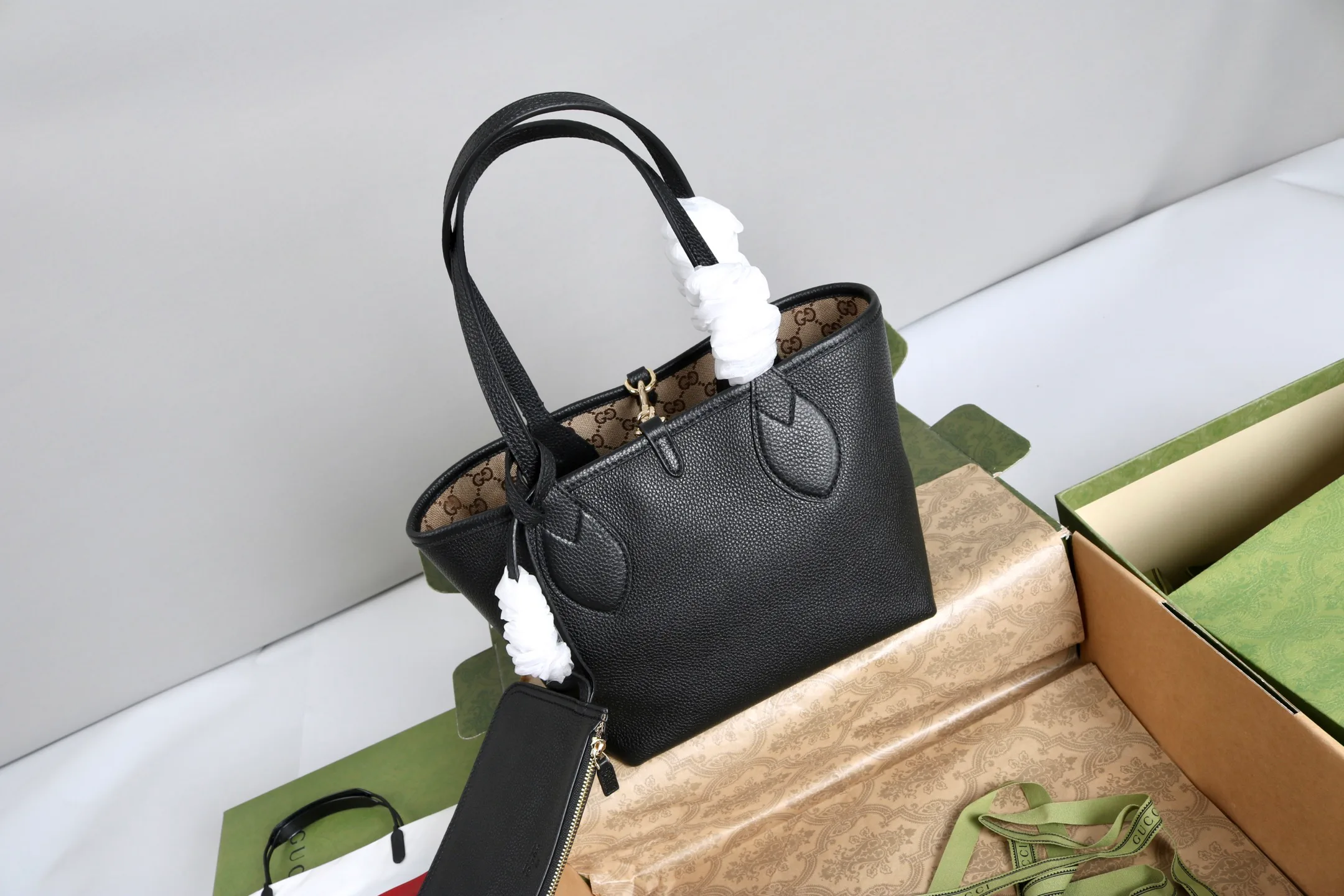 Women's Classic Handbags GUCCI 18404552
