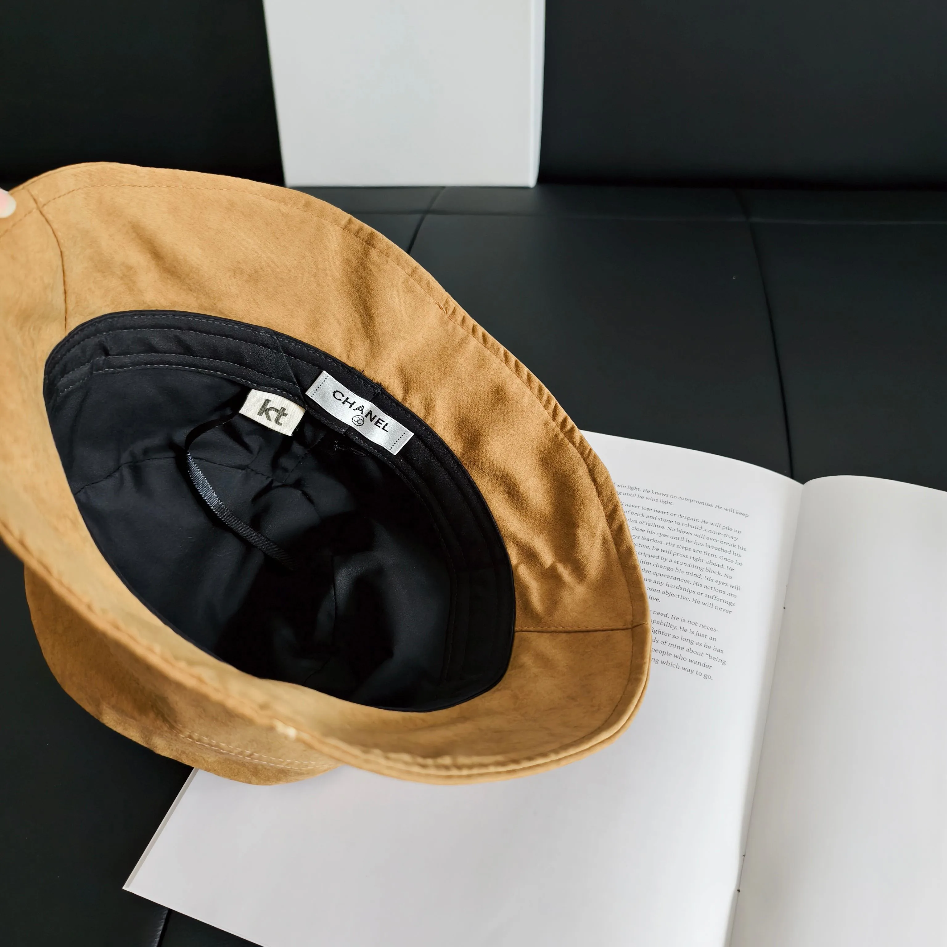 Hats CHANEL 17498273