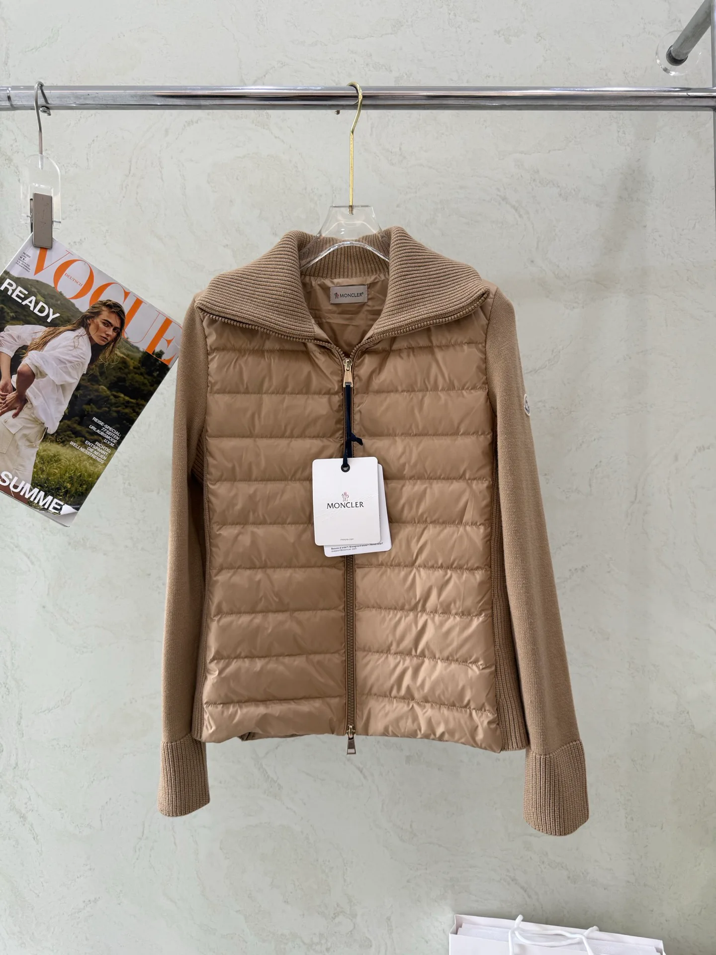 Women's Jackets And Down Jackets MONCLER 17918879