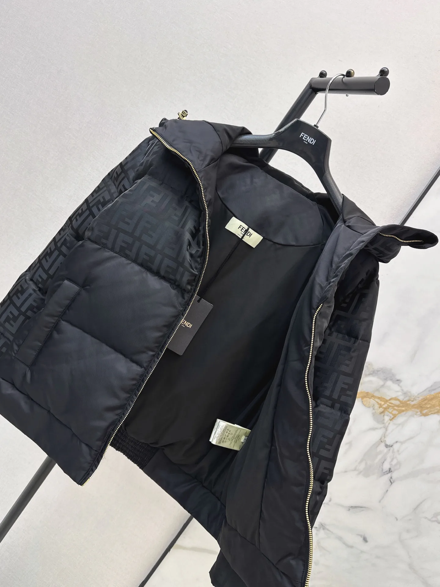 Women's Jackets And Down Jackets FENDI 18253128