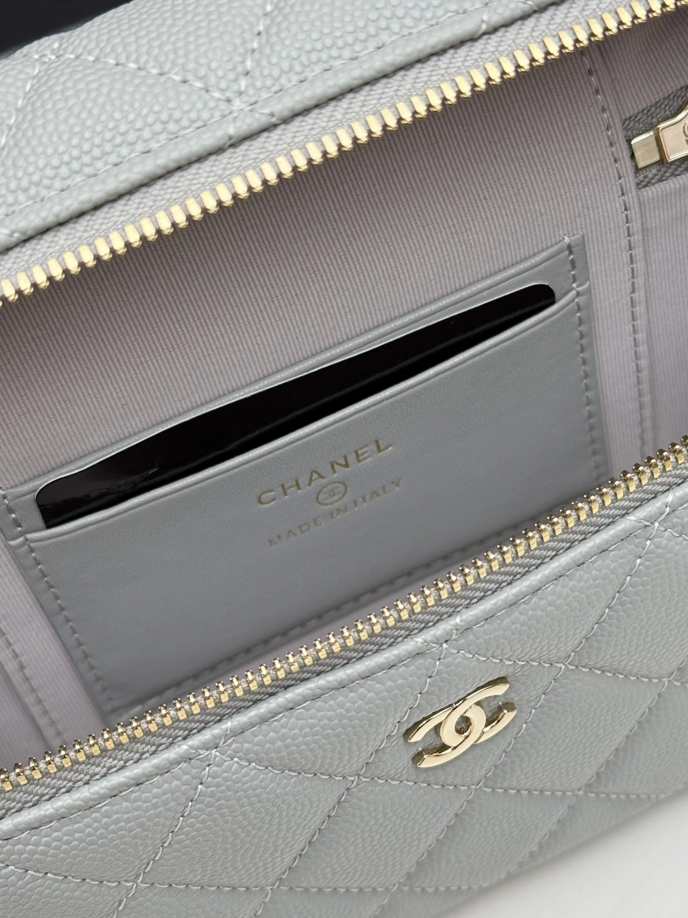 Women's Classic Handbags CHANEL 17949111