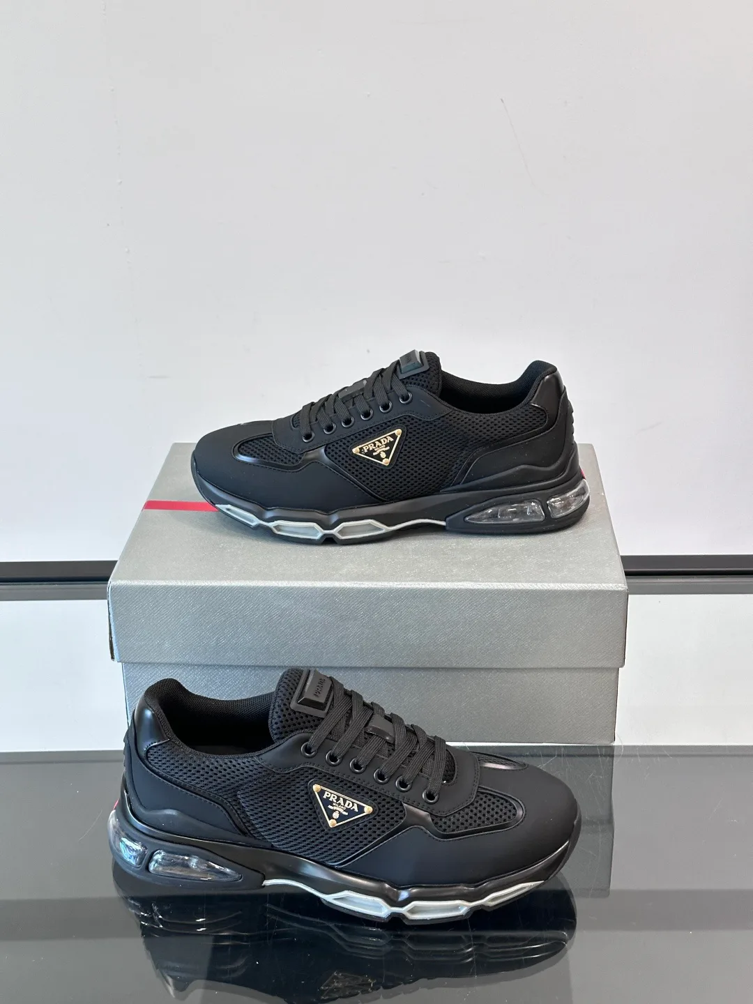 Кроссовки Мужские Prada 18564277