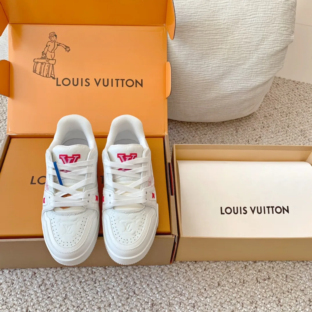 Кроссовки Женские Louis Vuitton 18625668