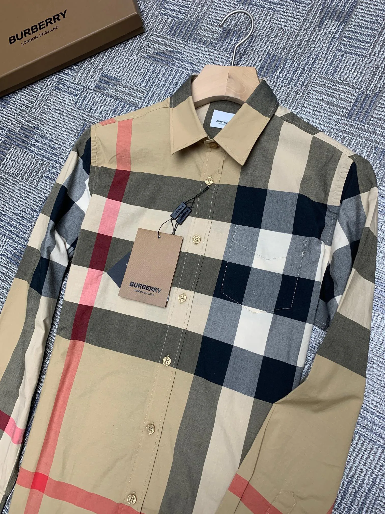 Men's Shirts BURBERRY 17967412