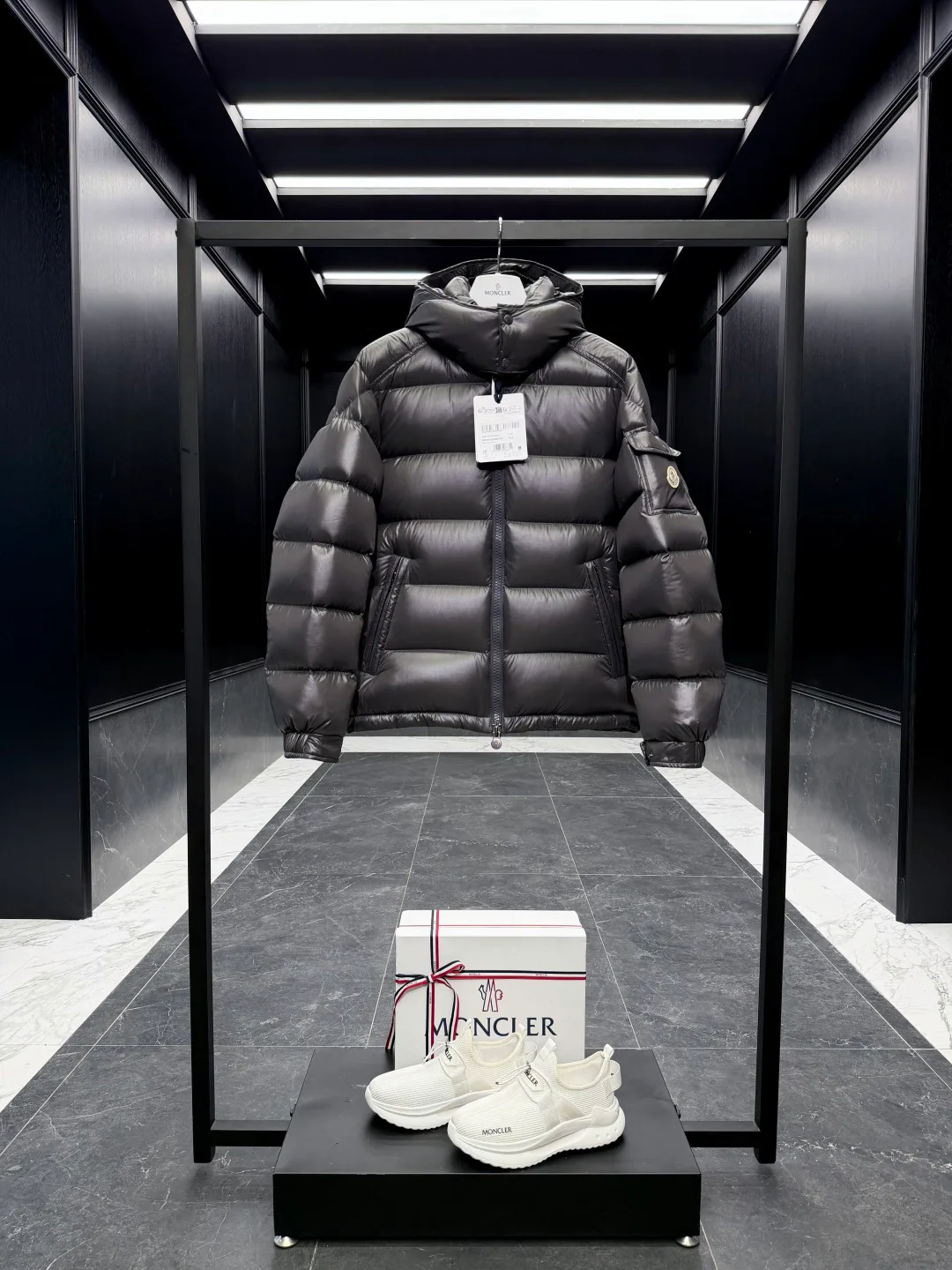 Men's Jackets And Down Jackets MONCLER 18029796