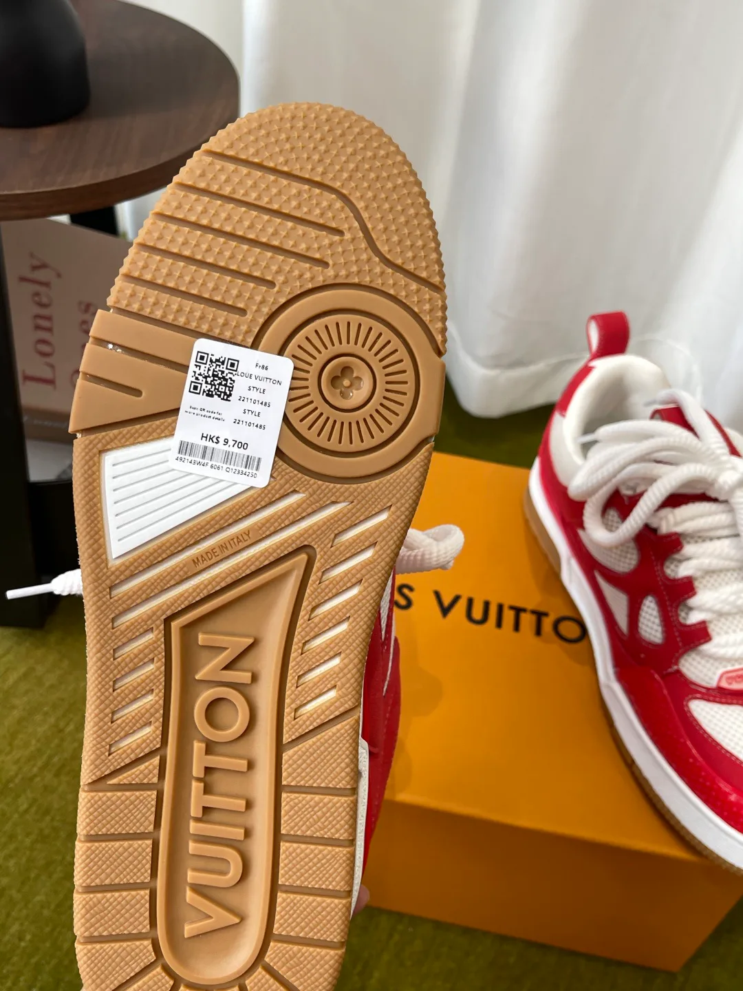 Men's Sneakers LOUIS VUITTON 18062836