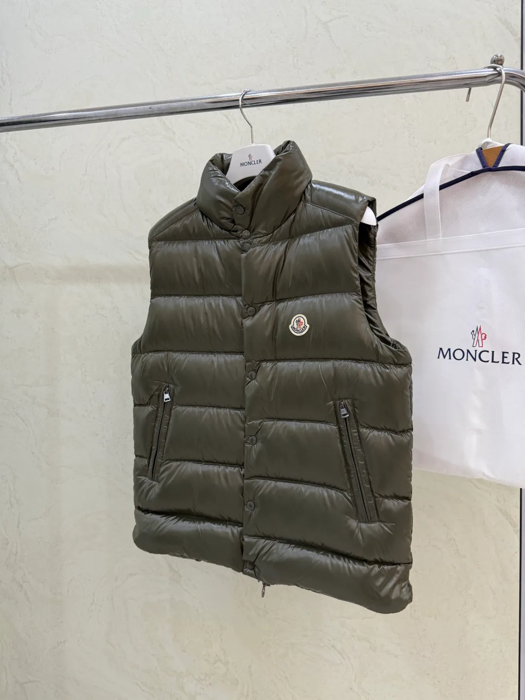 Women's Vests MONCLER 18376097
