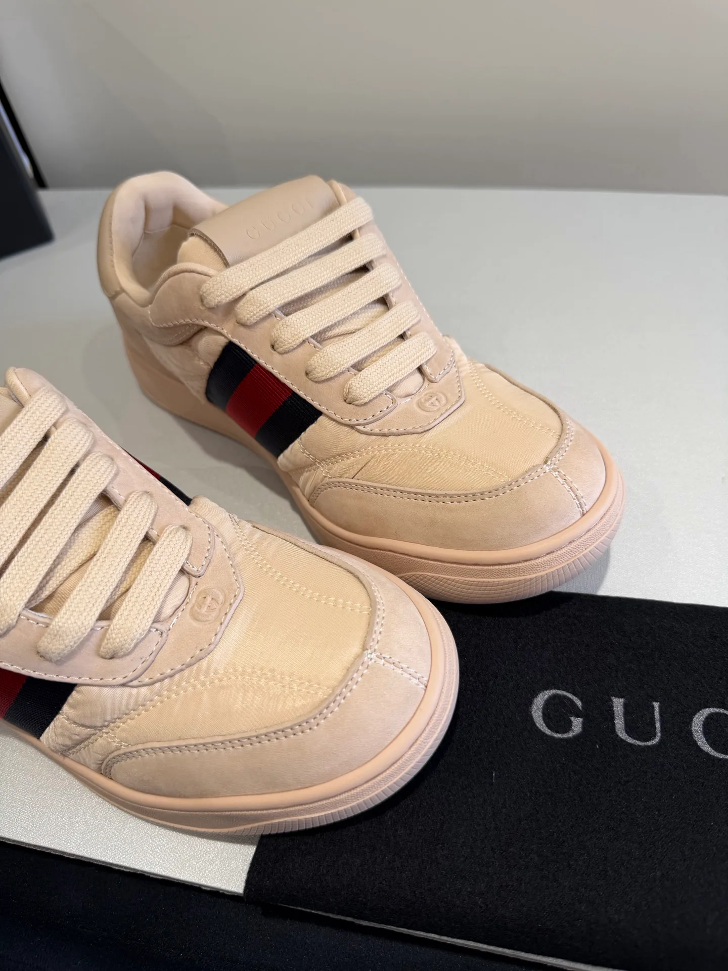 Women's Sneakers GUCCI 18369662