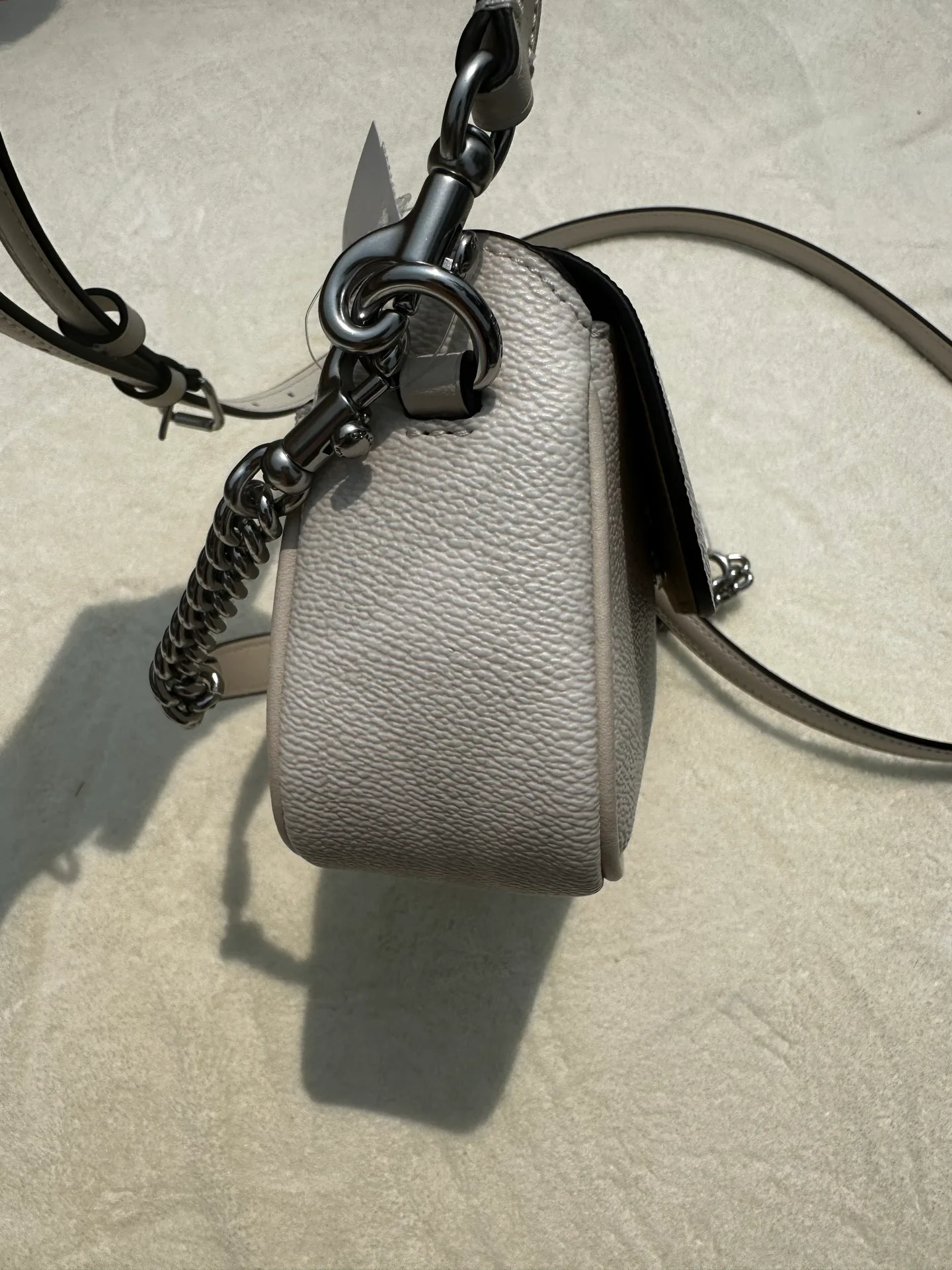 Women's Classic Handbags COACH 17960963