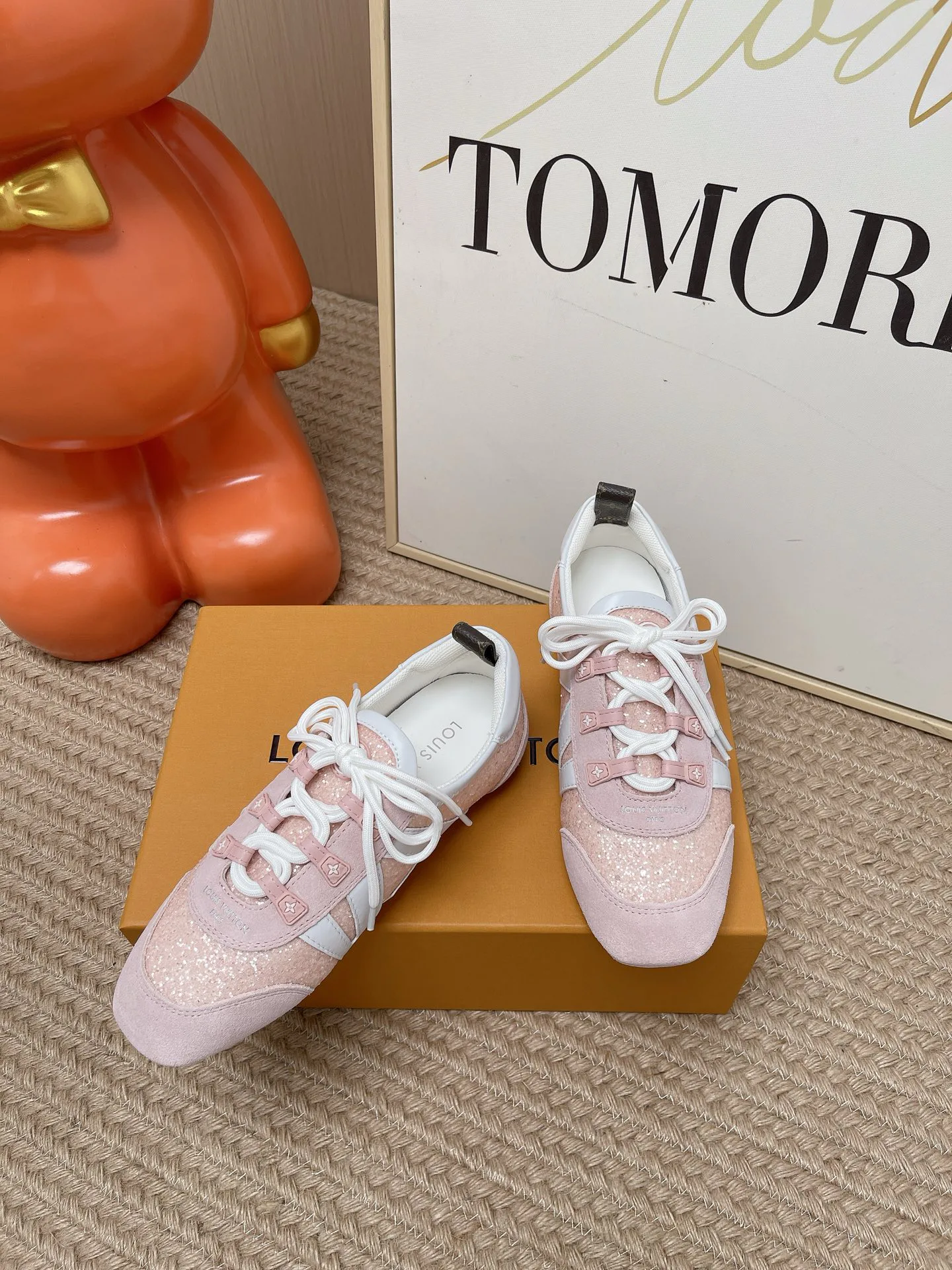 Women's Sneakers LOUIS VUITTON 17449410