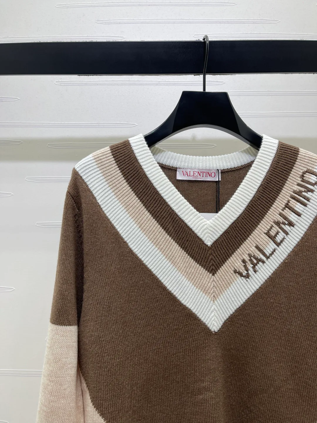 Women's Jumpers And Sweaters VALENTINO 18140973