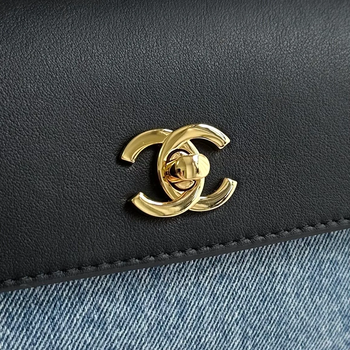 Women's Classic Handbags CHANEL 17939602