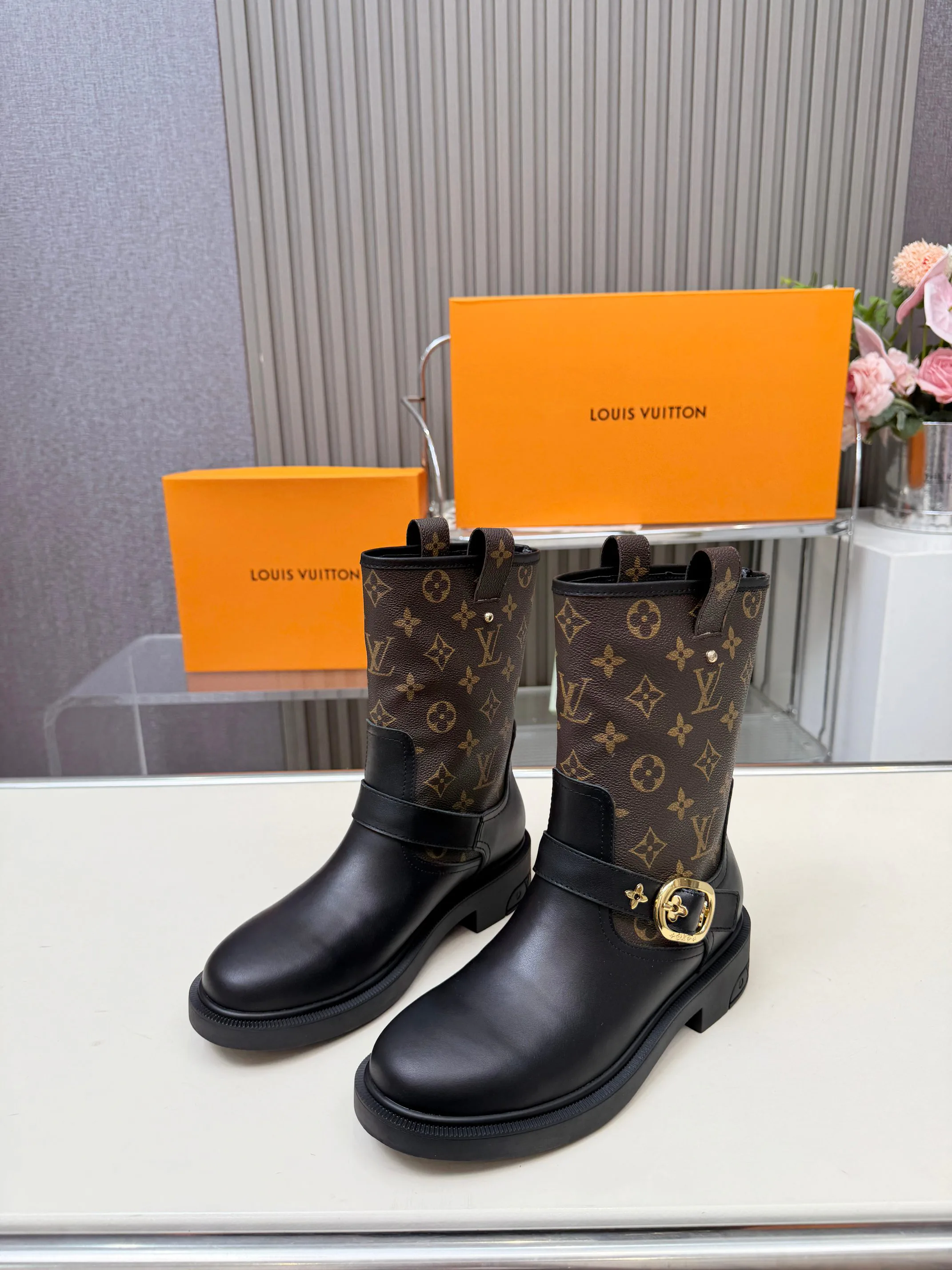 Women's Ankle Boots LOUIS VUITTON 18279809