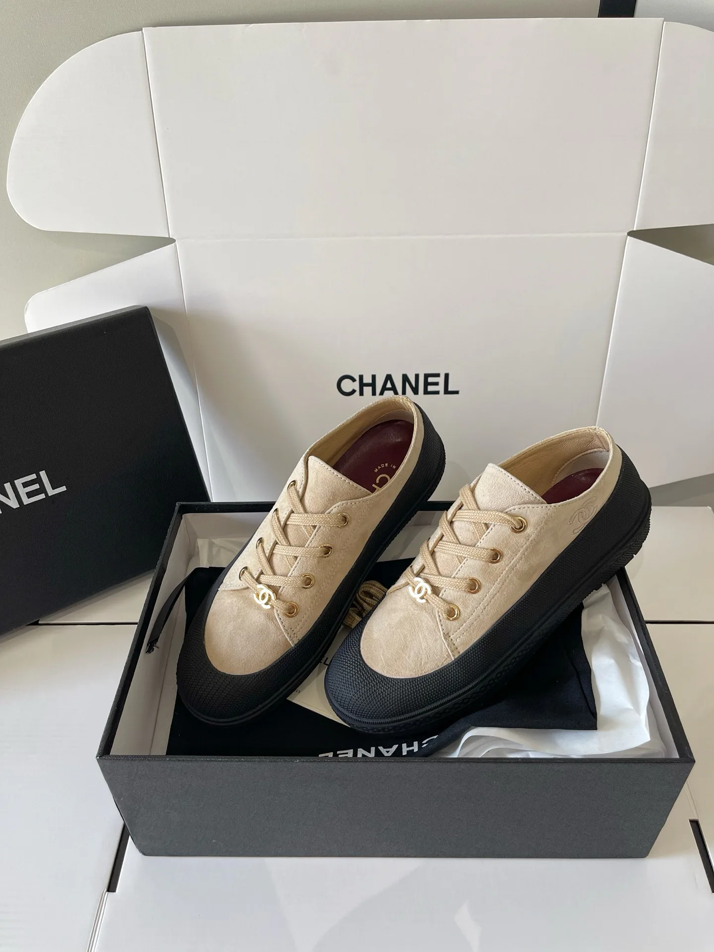 Women's Sneakers CHANEL 18437967
