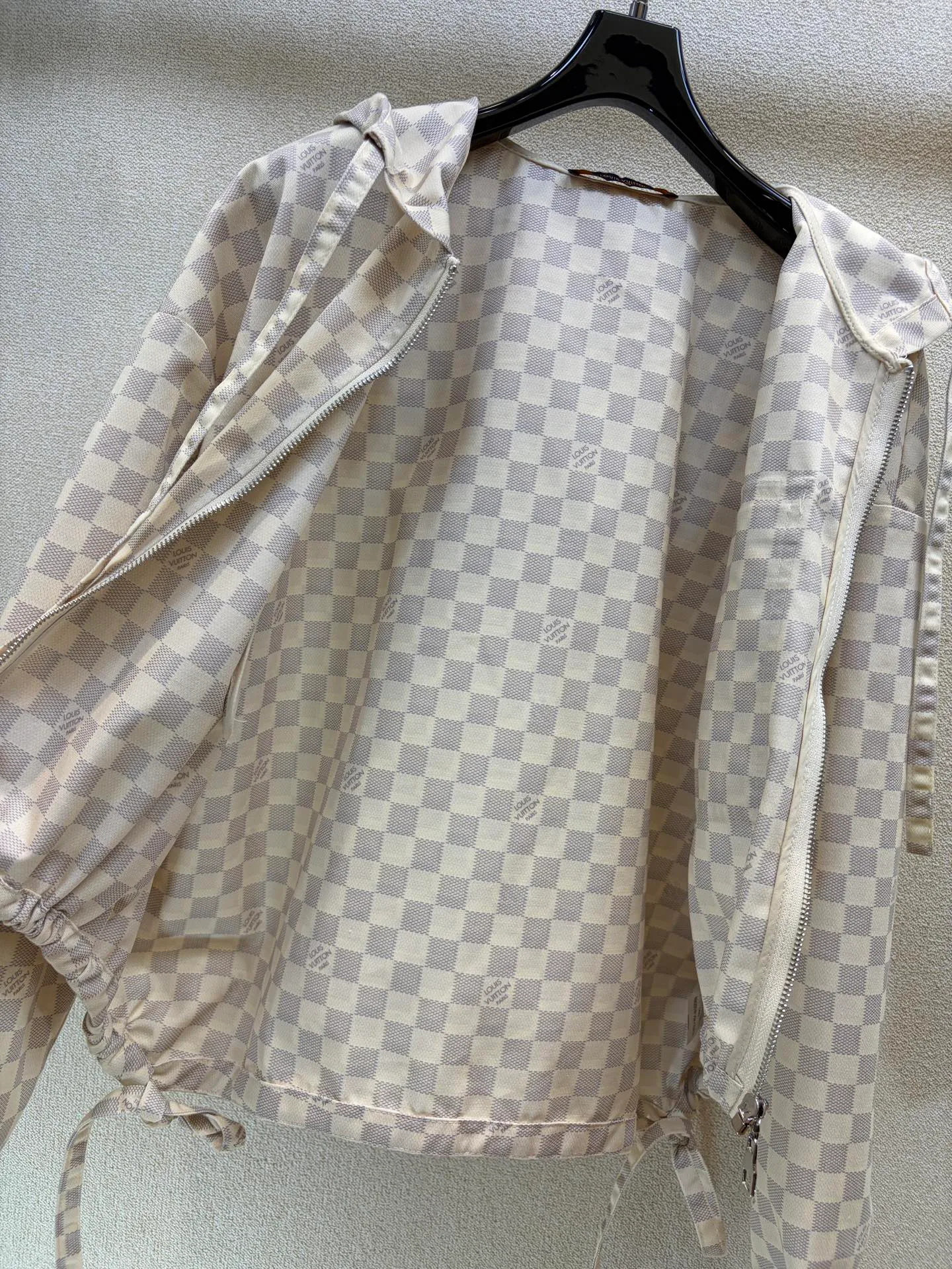 Women's Jackets And Down Jackets LOUIS VUITTON 18203403